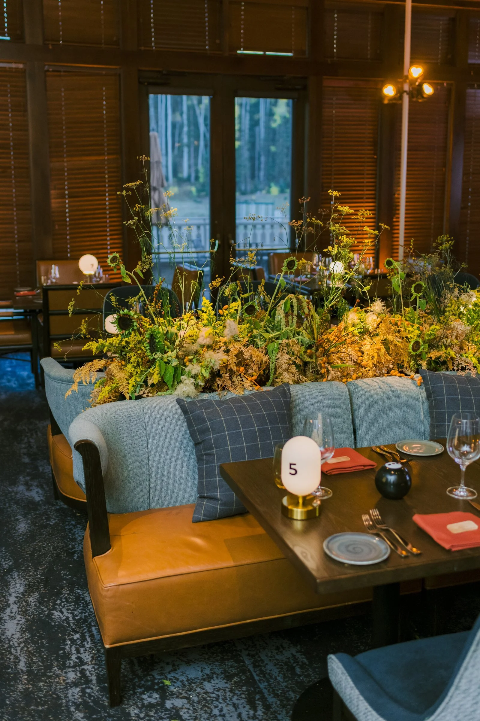 bash-please-utah-investor-community-summit-fall-wildflower-floral-installation-leather-banquette-luxury-supper-club-dinner.jpg