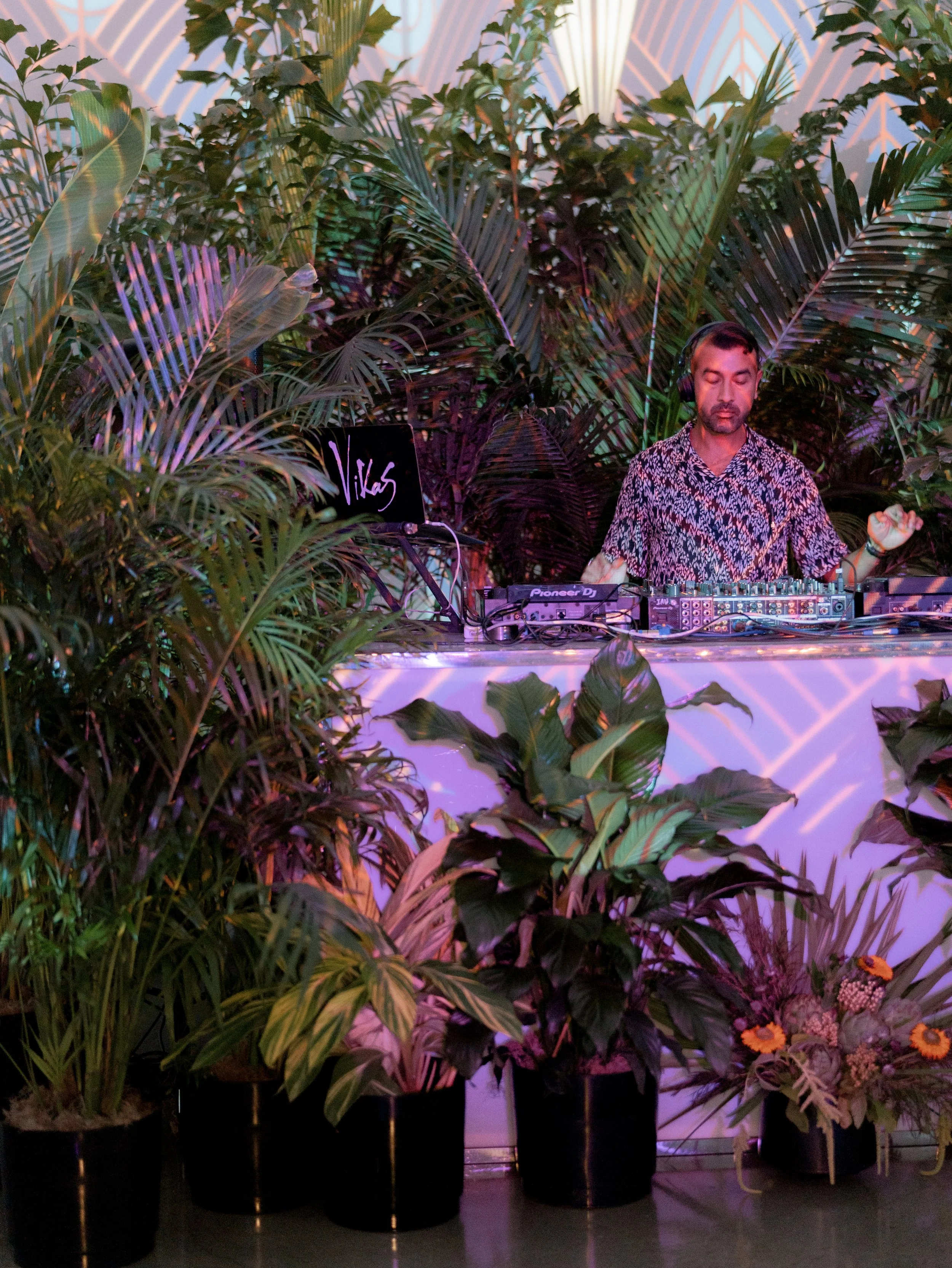 Luxury-corporate-offsite-miami-after-party.jpg