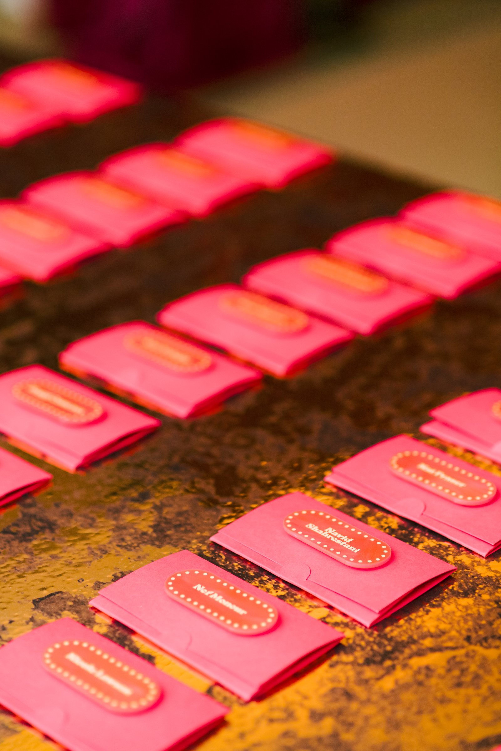 bash-please-utah-investor-community-summit-hot-pink-custom-name-card-envelopes-gold-mirrored-welcome-party-table.jpg