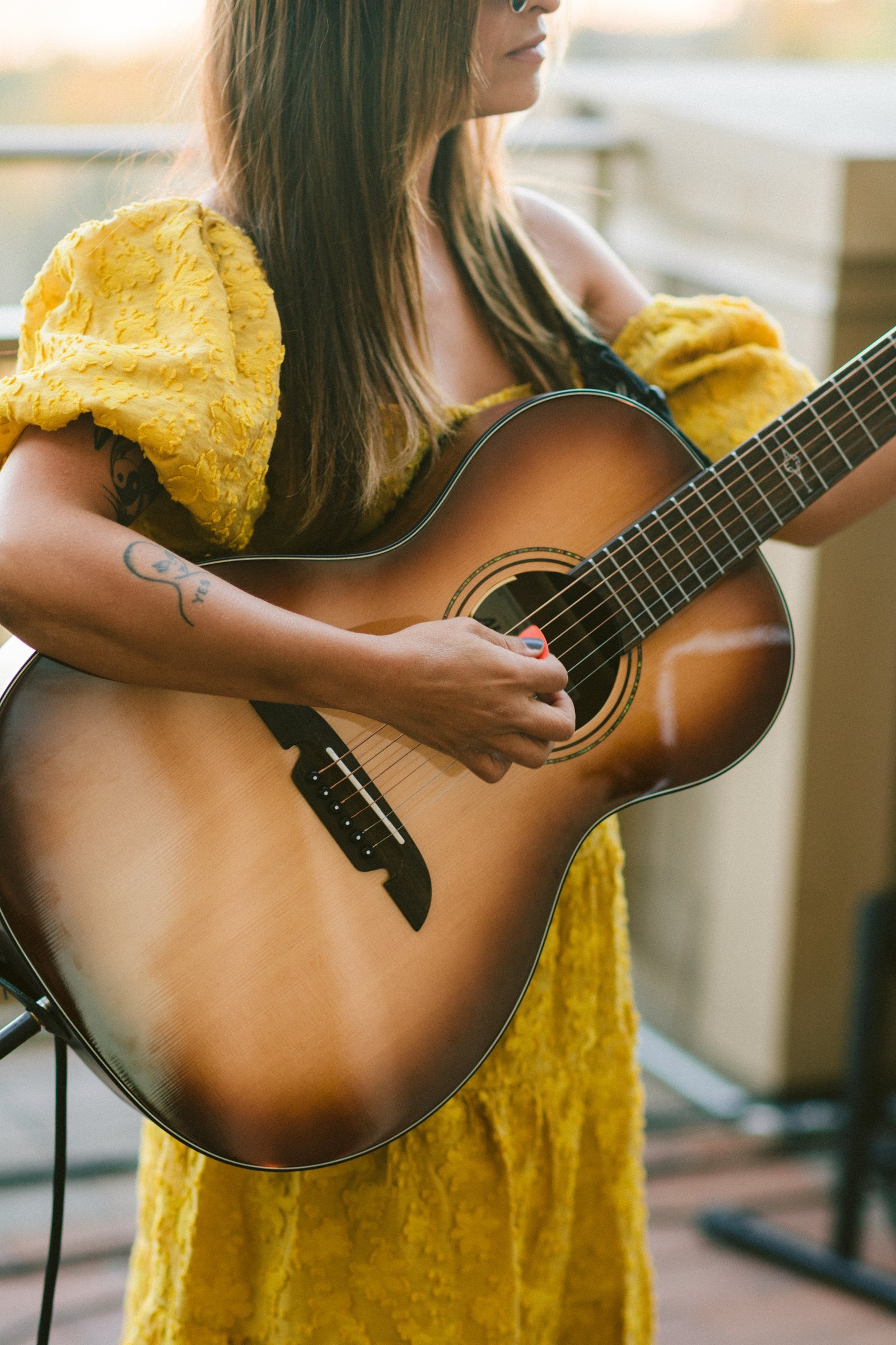 bash-please-utah-investor-community-summit-live-acoustic-guitarist-cocktail-hour-entertainment-deer-valley-utah-corporate-event.jpg