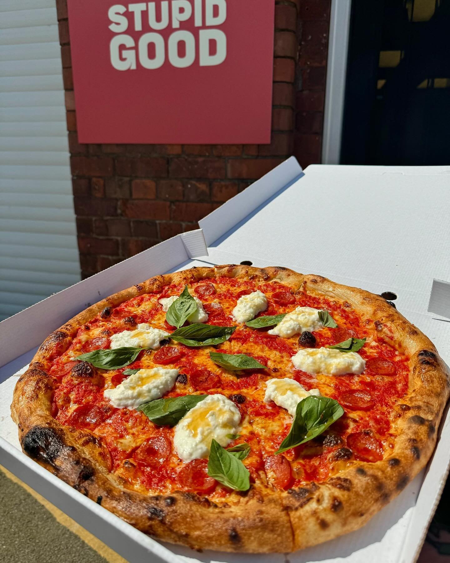 WIN A FREE PIZZA 🍕🚨 see below 👇

Say hello to our new Bufala Burrata pizza - Tomato base, mozzarella, pepperoni, lots of burrata, basil &amp; hot honey. 

Bufala Burrata Pizza available to order this NOW. Be quick, we only have limited amounts thi