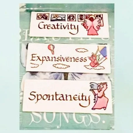May 2026 Angel Card Pull – Creativity, Expansiveness, and Spontaneity
