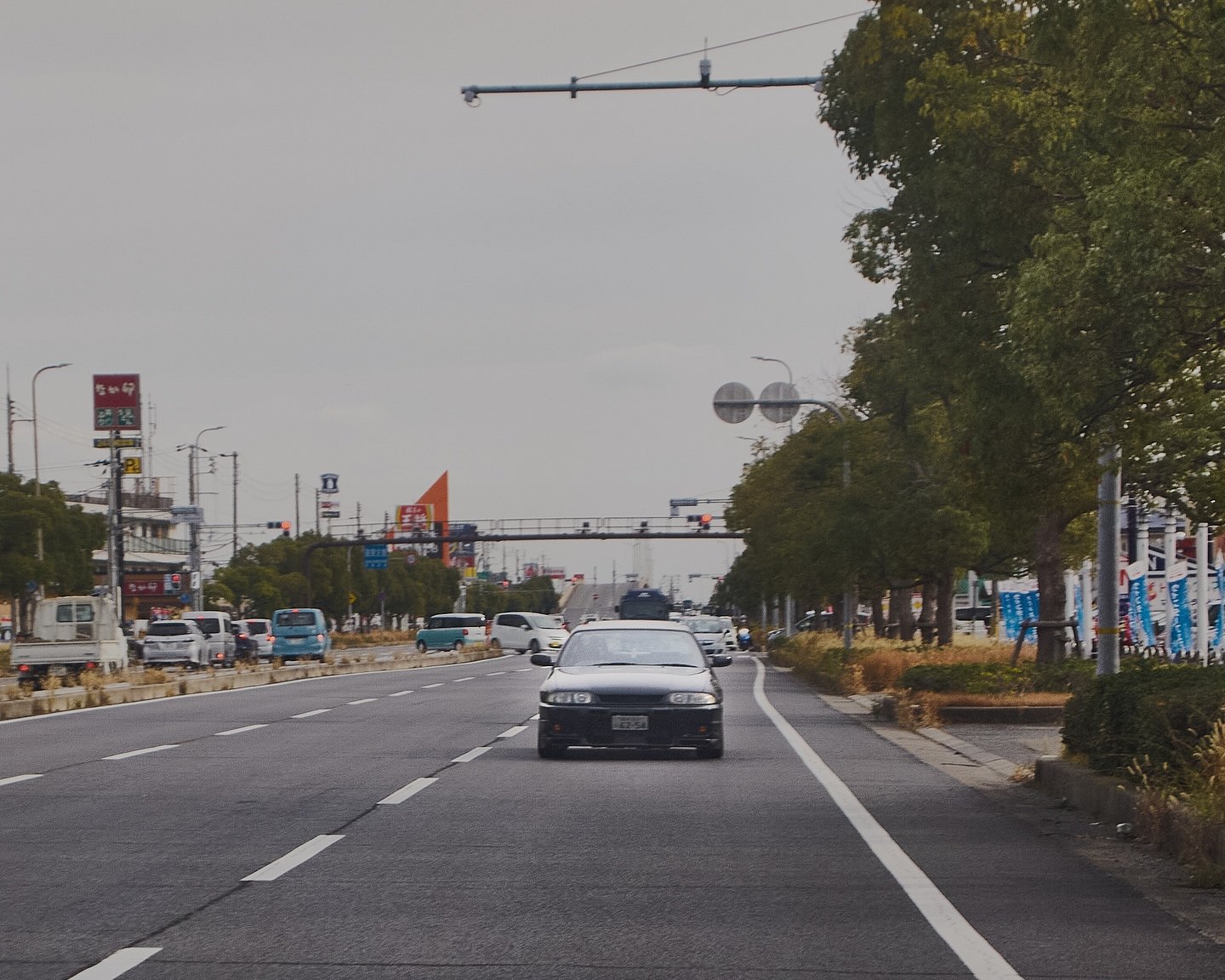 R33 Skyline&hellip;

-
-
owner : some guy pulling up to up garage 
-
-

#skyline #r33 #NissanSkyline #SkylineR33 #R33Skyline #R33GTR #RB26DETT
#CarPhotography #JDMPhotography #RollingShots #AutomotivePhotography #UrbanCarScene #StreetCarShots
#MZuiko