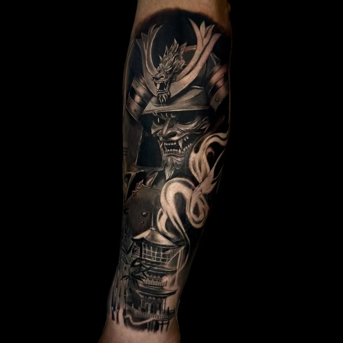 Strength. Honor. Legacy. 🎋🪭🧧
Samurai spirit inked in black & grey.
#SamuraiTattoo #BlackAndGreyTattoo #ObsidianInk #TattooArt #ForearmTattoo #JapaneseTattoo #TattooDesign #InkCulture #explore