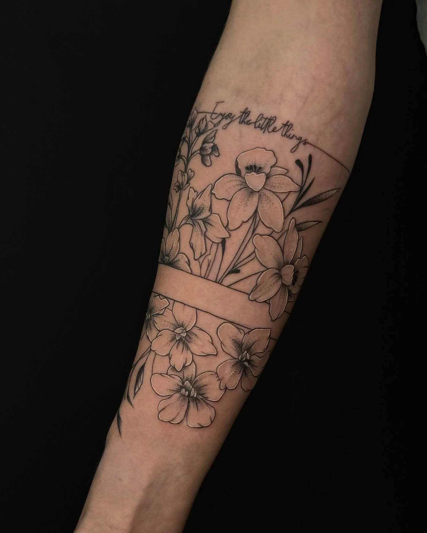 Big thanks to Esther for sitting so well while we created this beautiful forearm sleeve featuring the birth flowers of their children. 🌸 (still working on this project)
#TattooArt #BirthFlowers #FamilyLove #ObsidianInkBoxtel #TattooArt #explore