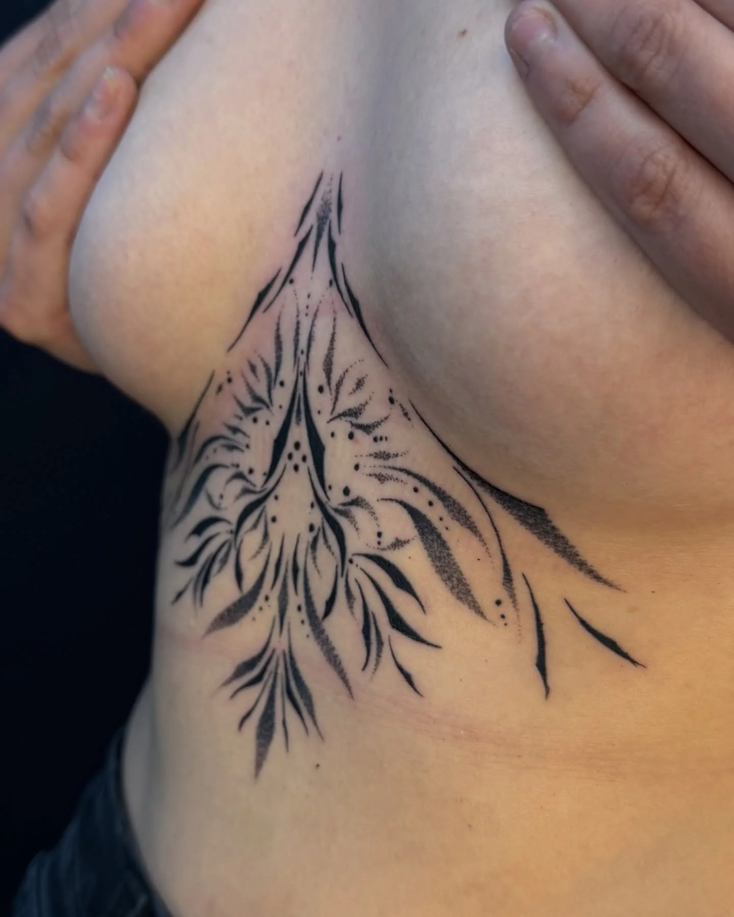Delicate filling underboob tattoo ornamental design dotwork , thank you for your trust and patience on this piece @sophie.vanloon #tattoodotwork #tattoodesigns #tattoofineline #tattooed #bedttattoos #inkskintattoosupplies