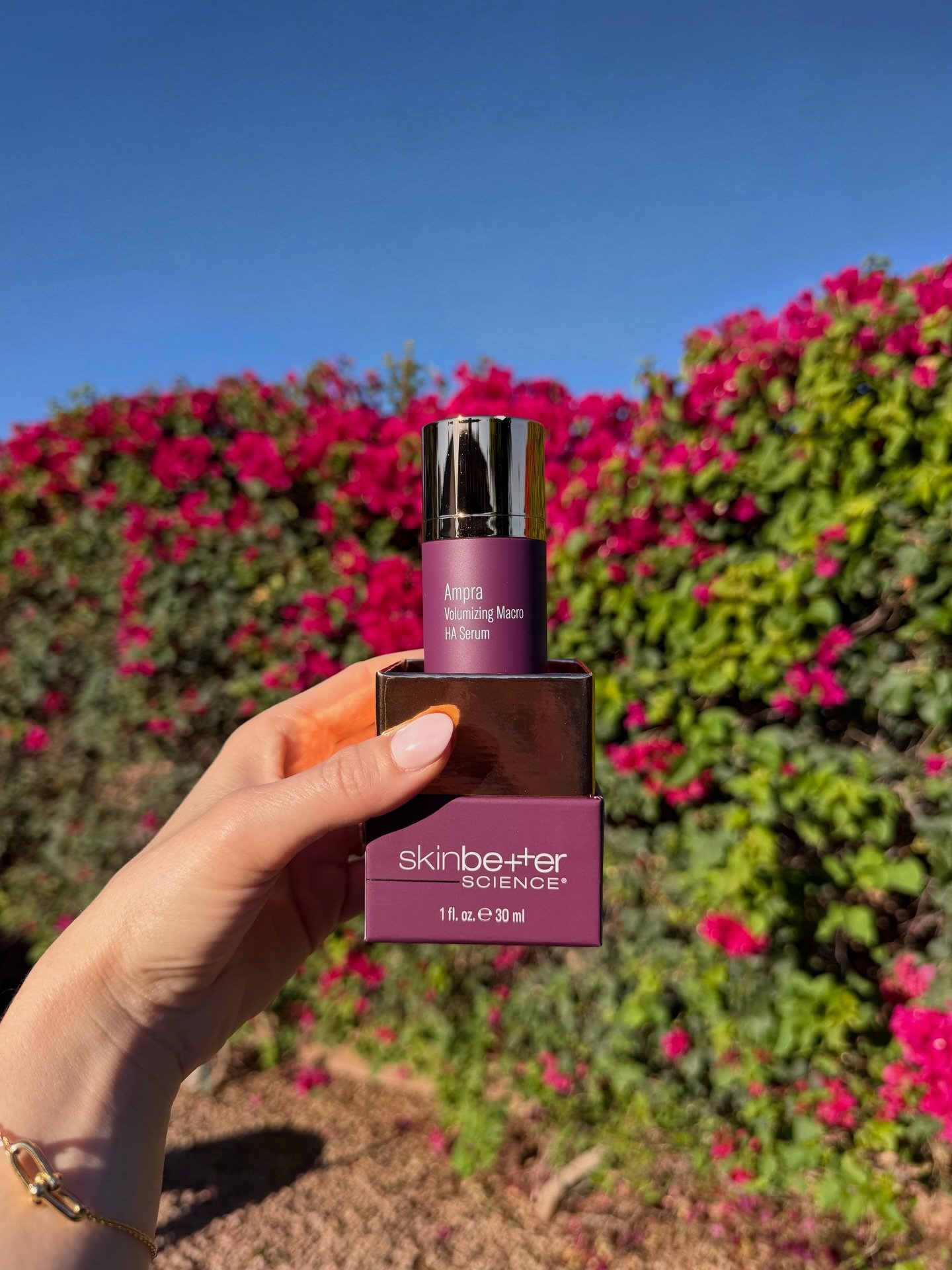 She&rsquo;s here 🤩 Introducing @skinbetter newest member&hellip; Ampra Volumizing Macro HA Serum 🩵

Ampra is a supercharged formula containing @skinbetter proprietary HYAsync molecule, wrinkle-smoothing peptide complex, and skin barrier support ing