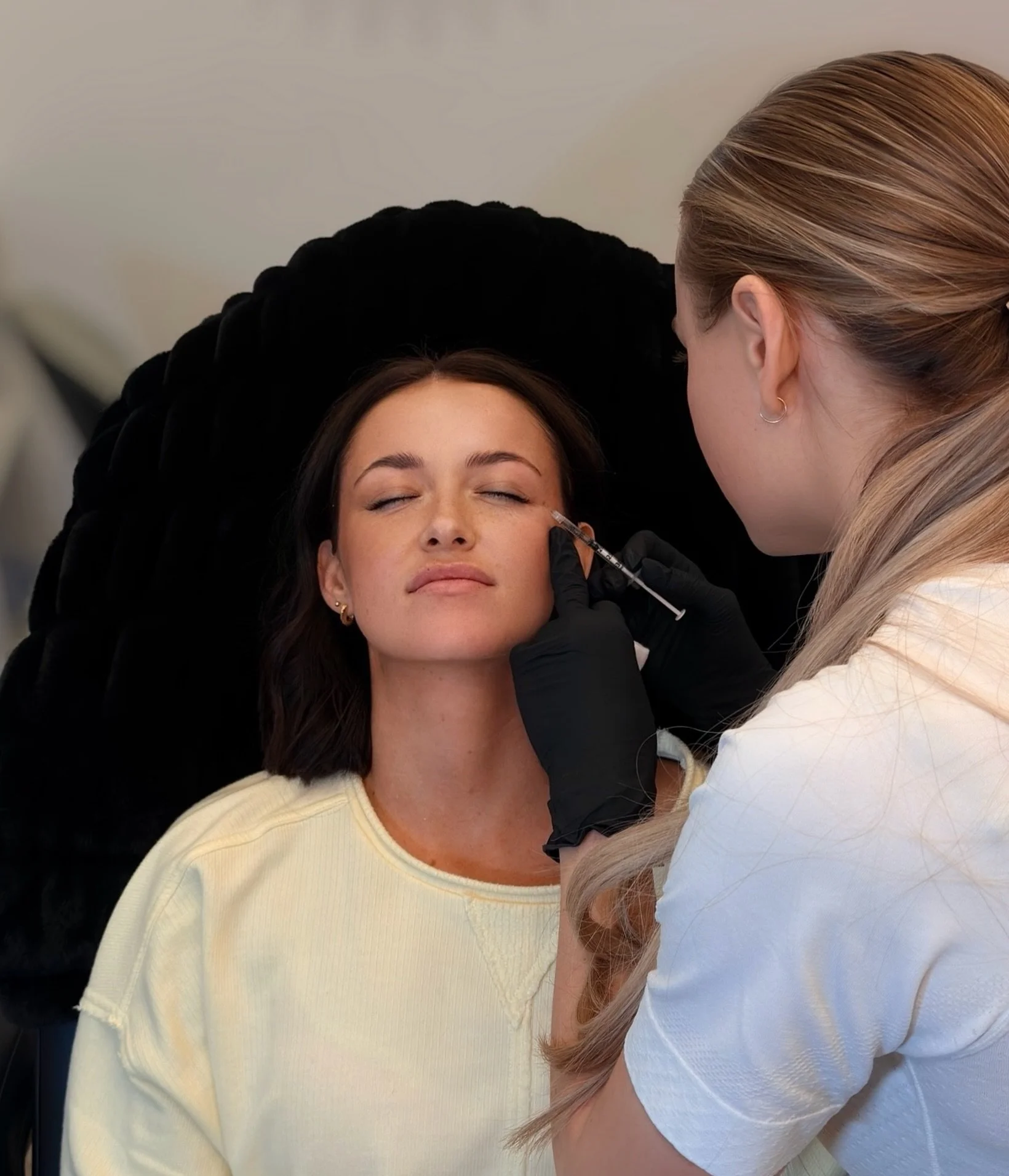 Who else feels like a new person when their tox kicks in? 🙋🏼&zwj;♀️ A few tiny injections &amp; suddenly everything feels better ✨

Don&rsquo;t wait any longer for smoother skin, get an appointment on the calendar today!

#katierileyskincare #scott