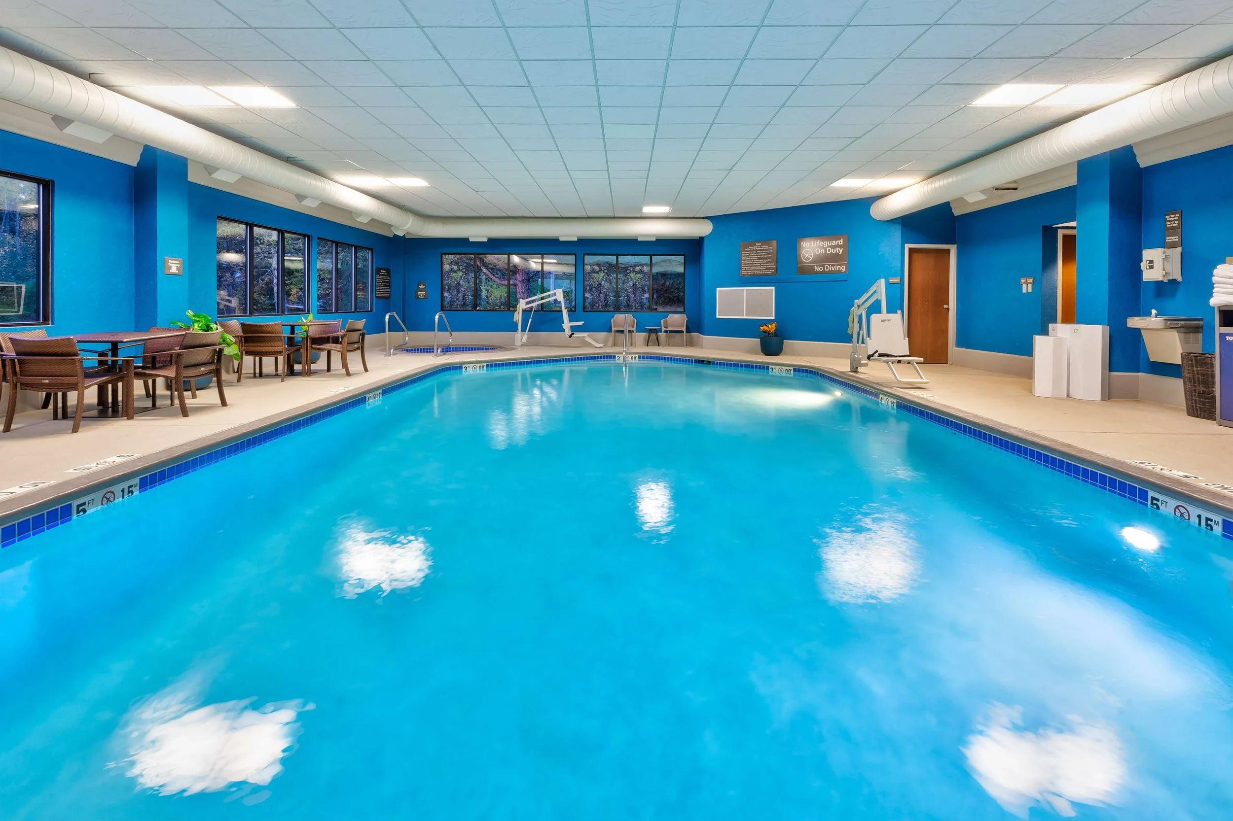 pool01.jpg