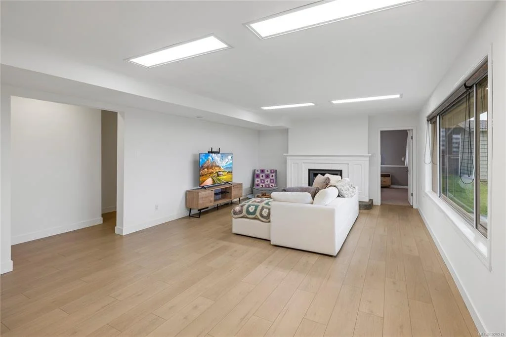 Vancouver Island Real Estate, Nanaimo Real Estate, Comox Valley Real Estate, Parksville Real Estate, Qualicum Real Estate, Port Alberni Real Estate, Tofino Real Estate, Uculete Real Estate, Nanoose Real Estate, Ladysmith Real Estate, Lantzville Real 