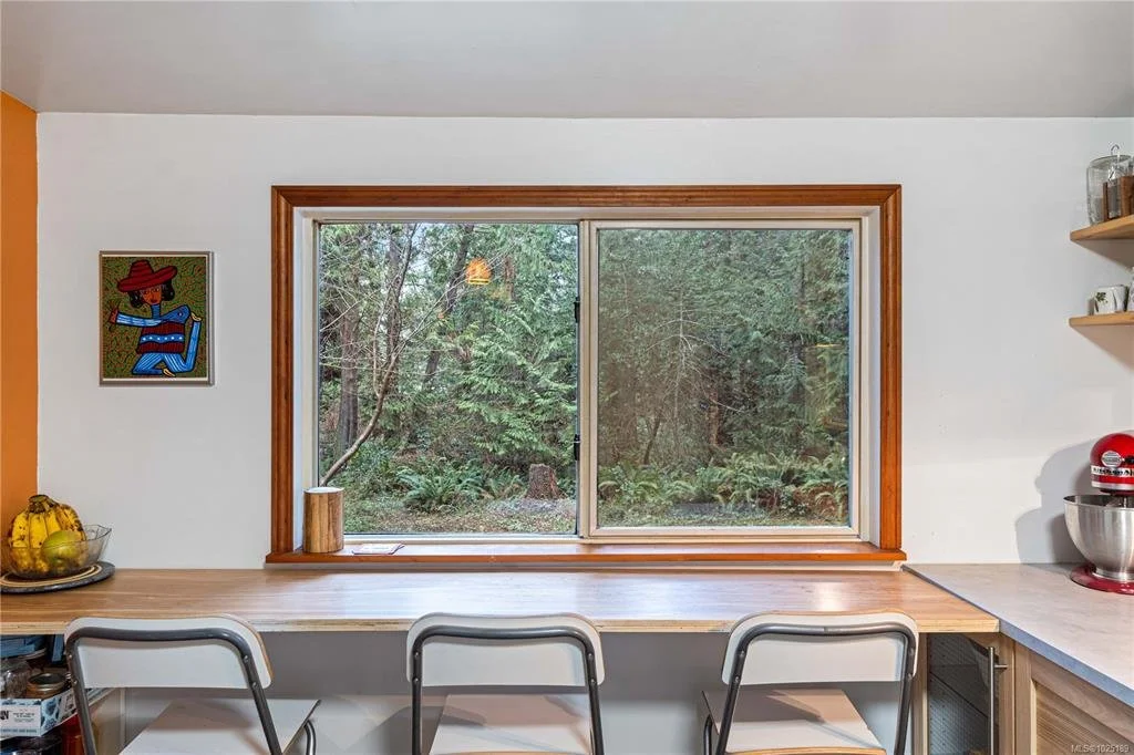 Vancouver Island Real Estate, Nanaimo Real Estate, Comox Valley Real Estate, Parksville Real Estate, Qualicum Real Estate, Port Alberni Real Estate, Tofino Real Estate, Uculete Real Estate, Nanoose Real Estate, Ladysmith Real Estate, Lantzville Real 