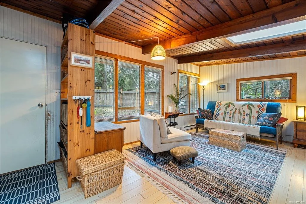 Vancouver Island Real Estate, Nanaimo Real Estate, Comox Valley Real Estate, Parksville Real Estate, Qualicum Real Estate, Port Alberni Real Estate, Tofino Real Estate, Uculete Real Estate, Nanoose Real Estate, Ladysmith Real Estate, Lantzville Real 