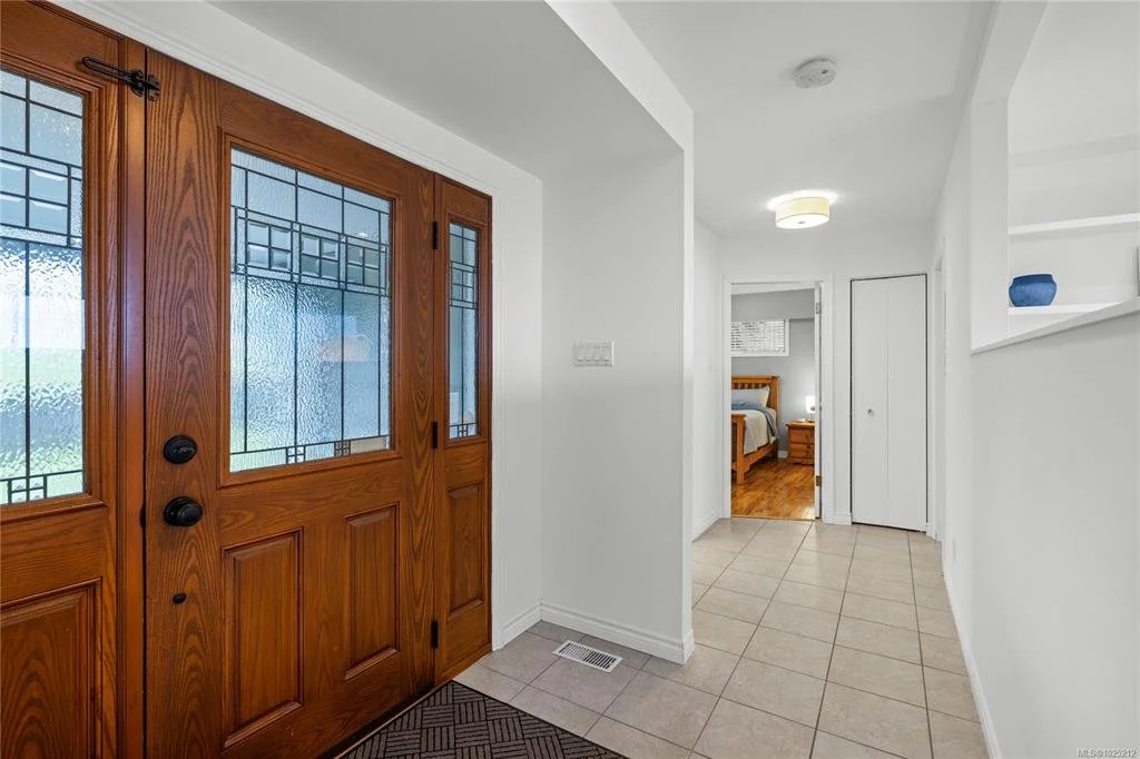 Vancouver Island Real Estate, Nanaimo Real Estate, Comox Valley Real Estate, Parksville Real Estate, Qualicum Real Estate, Port Alberni Real Estate, Tofino Real Estate, Uculete Real Estate, Nanoose Real Estate, Ladysmith Real Estate, Lantzville Real 