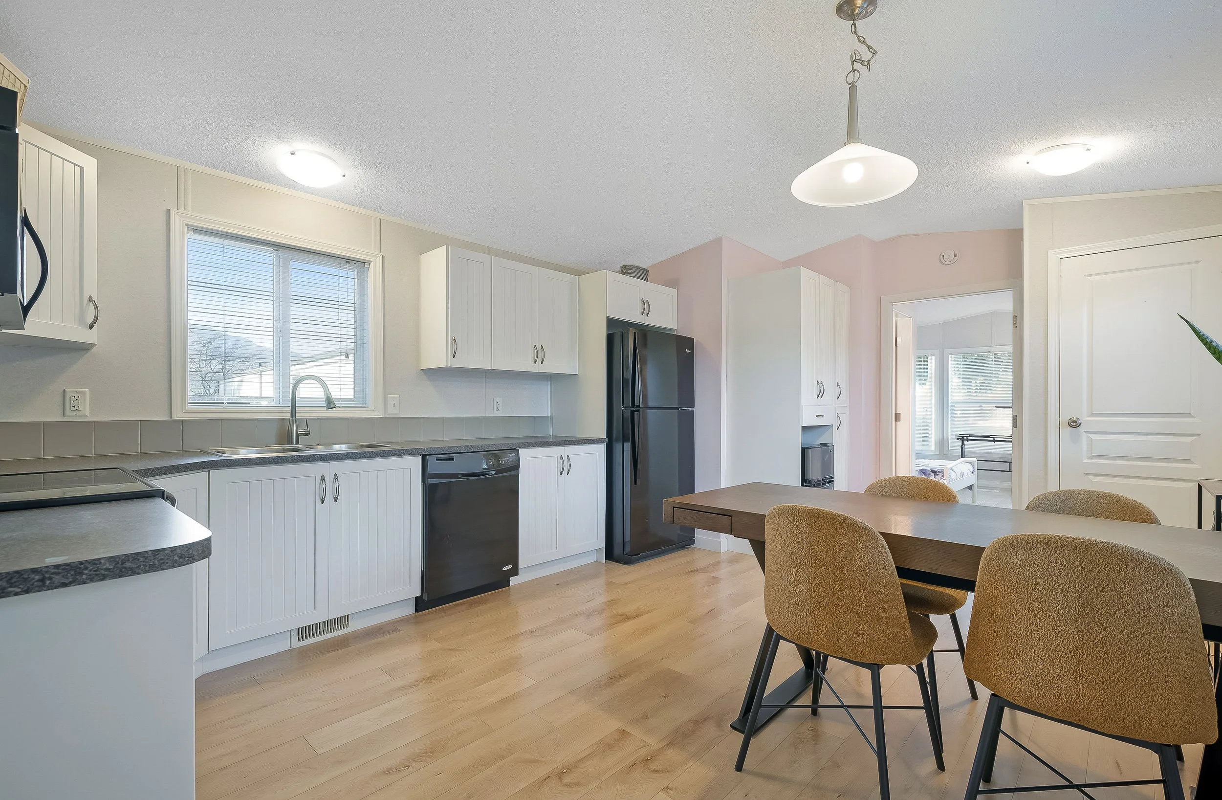 55-971douglasavenanaaimo, hailey brontide, shelly mcneil, Vancouver Island Real Estate, Nanaimo Real Estate, Comox Valley Real Estate, Parksville Real Estate, Qualicum Real Estate, Port Alberni Real Estate, Tofino Real Estate, Uculete Real Estate, Na