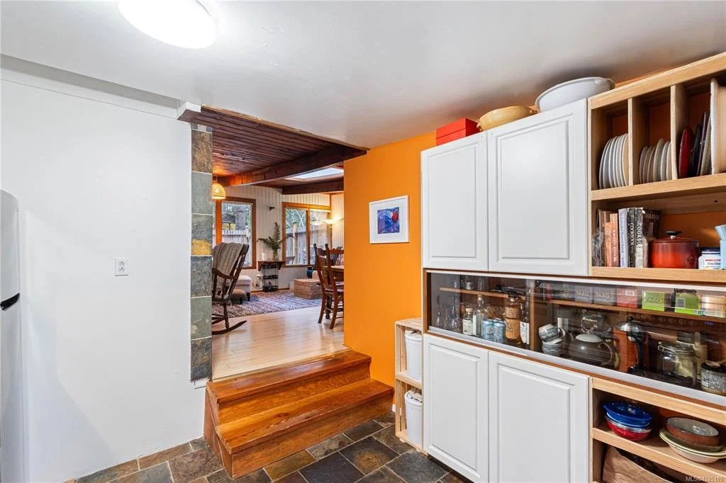 Vancouver Island Real Estate, Nanaimo Real Estate, Comox Valley Real Estate, Parksville Real Estate, Qualicum Real Estate, Port Alberni Real Estate, Tofino Real Estate, Uculete Real Estate, Nanoose Real Estate, Ladysmith Real Estate, Lantzville Real 