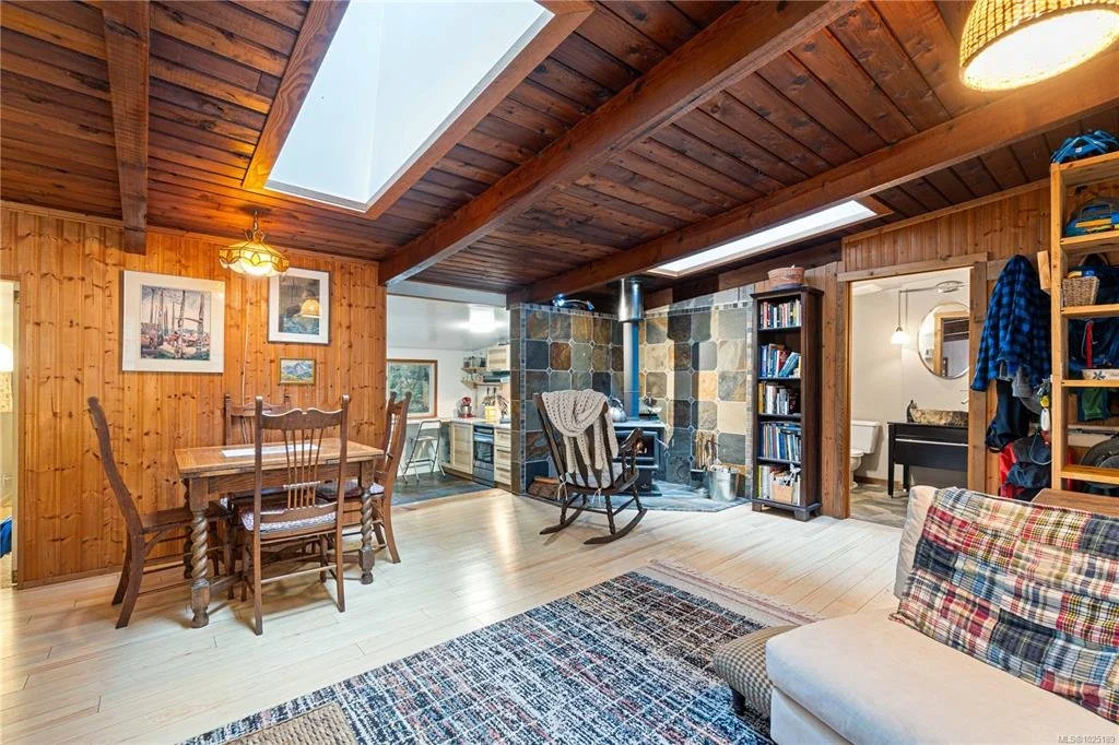 Vancouver Island Real Estate, Nanaimo Real Estate, Comox Valley Real Estate, Parksville Real Estate, Qualicum Real Estate, Port Alberni Real Estate, Tofino Real Estate, Uculete Real Estate, Nanoose Real Estate, Ladysmith Real Estate, Lantzville Real 