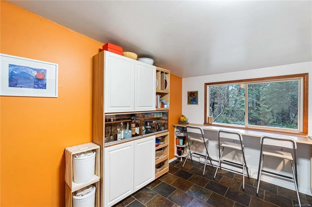 Vancouver Island Real Estate, Nanaimo Real Estate, Comox Valley Real Estate, Parksville Real Estate, Qualicum Real Estate, Port Alberni Real Estate, Tofino Real Estate, Uculete Real Estate, Nanoose Real Estate, Ladysmith Real Estate, Lantzville Real 