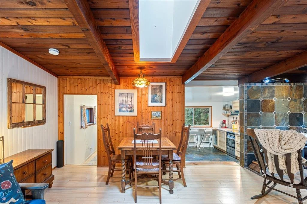 Vancouver Island Real Estate, Nanaimo Real Estate, Comox Valley Real Estate, Parksville Real Estate, Qualicum Real Estate, Port Alberni Real Estate, Tofino Real Estate, Uculete Real Estate, Nanoose Real Estate, Ladysmith Real Estate, Lantzville Real 