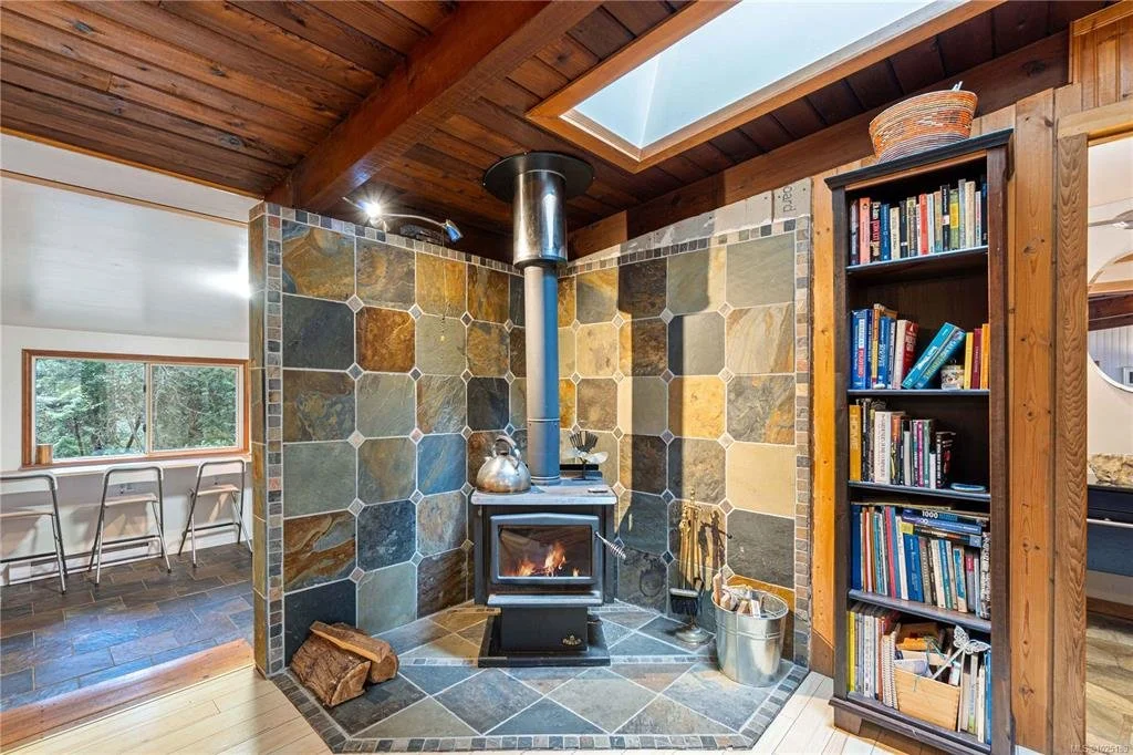 Vancouver Island Real Estate, Nanaimo Real Estate, Comox Valley Real Estate, Parksville Real Estate, Qualicum Real Estate, Port Alberni Real Estate, Tofino Real Estate, Uculete Real Estate, Nanoose Real Estate, Ladysmith Real Estate, Lantzville Real 