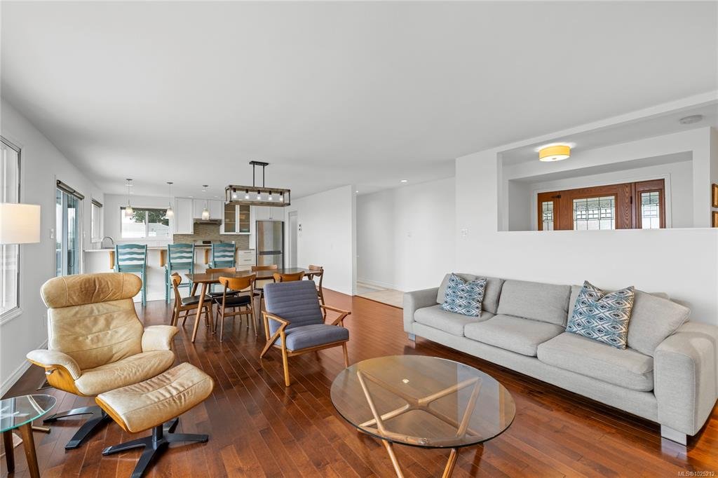 Vancouver Island Real Estate, Nanaimo Real Estate, Comox Valley Real Estate, Parksville Real Estate, Qualicum Real Estate, Port Alberni Real Estate, Tofino Real Estate, Uculete Real Estate, Nanoose Real Estate, Ladysmith Real Estate, Lantzville Real 