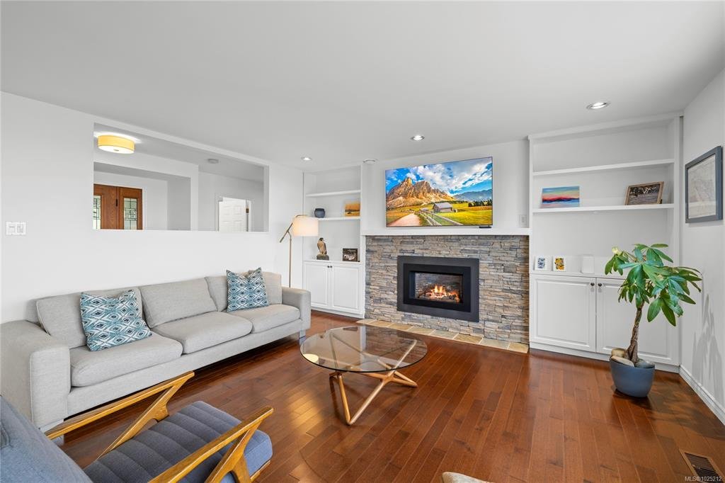 Vancouver Island Real Estate, Nanaimo Real Estate, Comox Valley Real Estate, Parksville Real Estate, Qualicum Real Estate, Port Alberni Real Estate, Tofino Real Estate, Uculete Real Estate, Nanoose Real Estate, Ladysmith Real Estate, Lantzville Real 