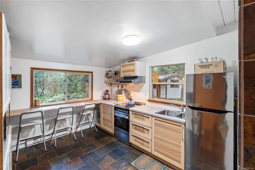 Vancouver Island Real Estate, Nanaimo Real Estate, Comox Valley Real Estate, Parksville Real Estate, Qualicum Real Estate, Port Alberni Real Estate, Tofino Real Estate, Uculete Real Estate, Nanoose Real Estate, Ladysmith Real Estate, Lantzville Real 