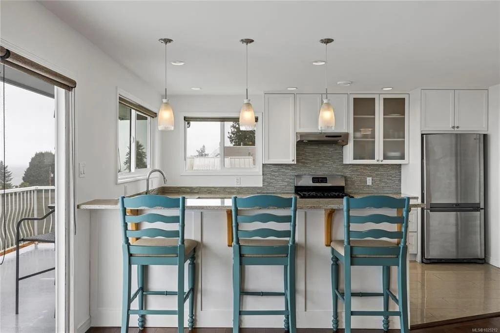 Vancouver Island Real Estate, Nanaimo Real Estate, Comox Valley Real Estate, Parksville Real Estate, Qualicum Real Estate, Port Alberni Real Estate, Tofino Real Estate, Uculete Real Estate, Nanoose Real Estate, Ladysmith Real Estate, Lantzville Real 