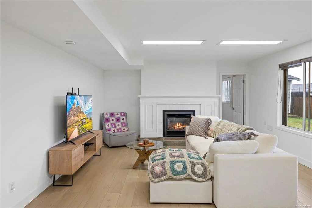 Vancouver Island Real Estate, Nanaimo Real Estate, Comox Valley Real Estate, Parksville Real Estate, Qualicum Real Estate, Port Alberni Real Estate, Tofino Real Estate, Uculete Real Estate, Nanoose Real Estate, Ladysmith Real Estate, Lantzville Real 