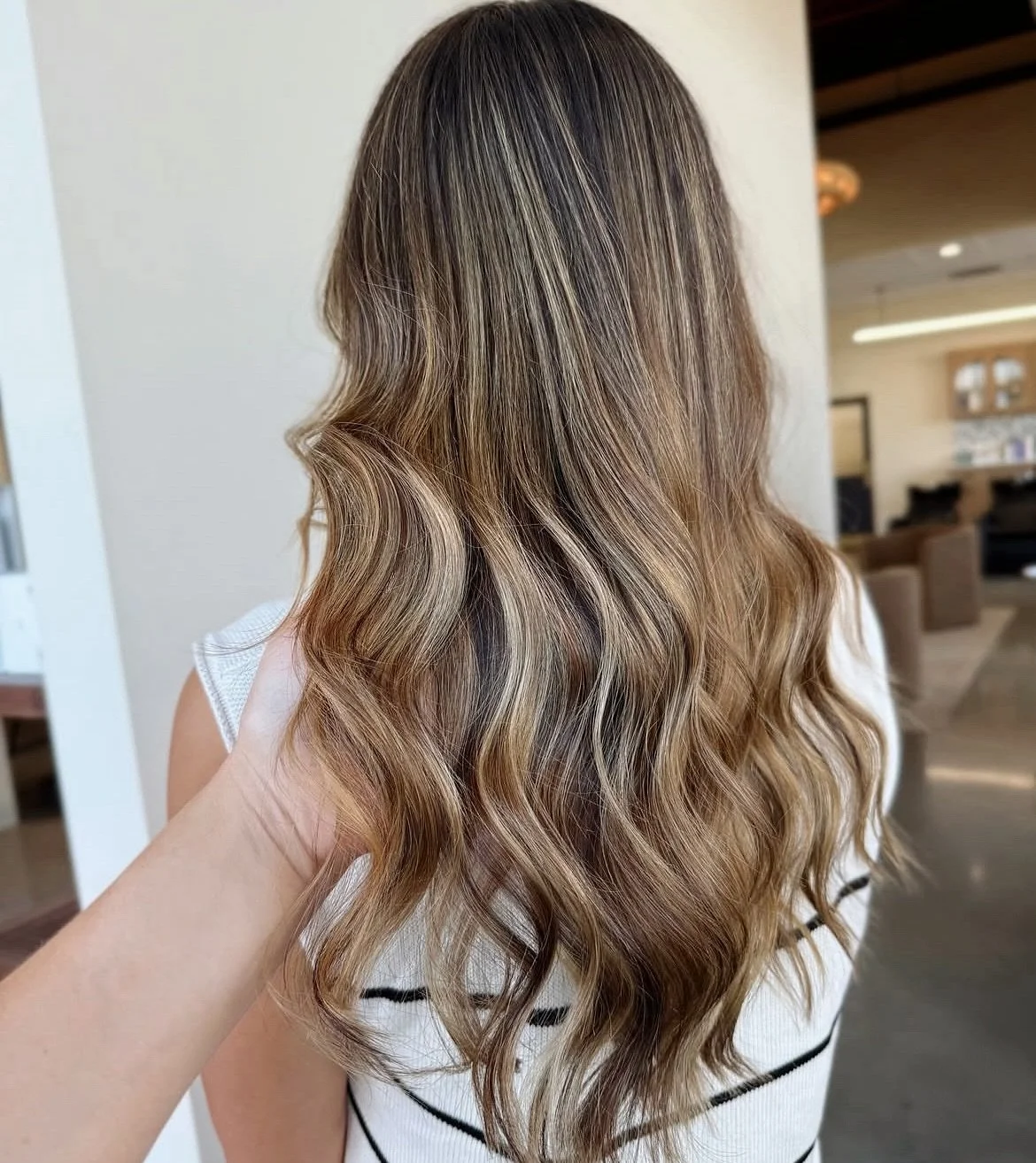 No better feeling than a fall refresh 🤍🍂 // dimensional color + cut by @colorbykait.adae