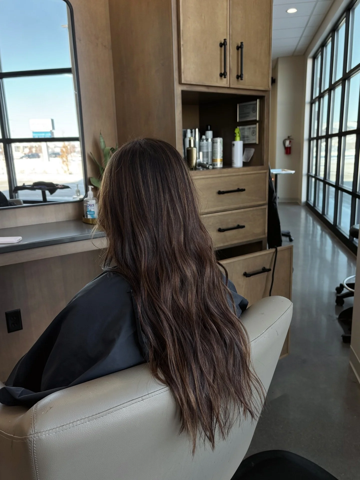 New year, new hair 😚 // dimensional color + cut by @carlythecosmetologist