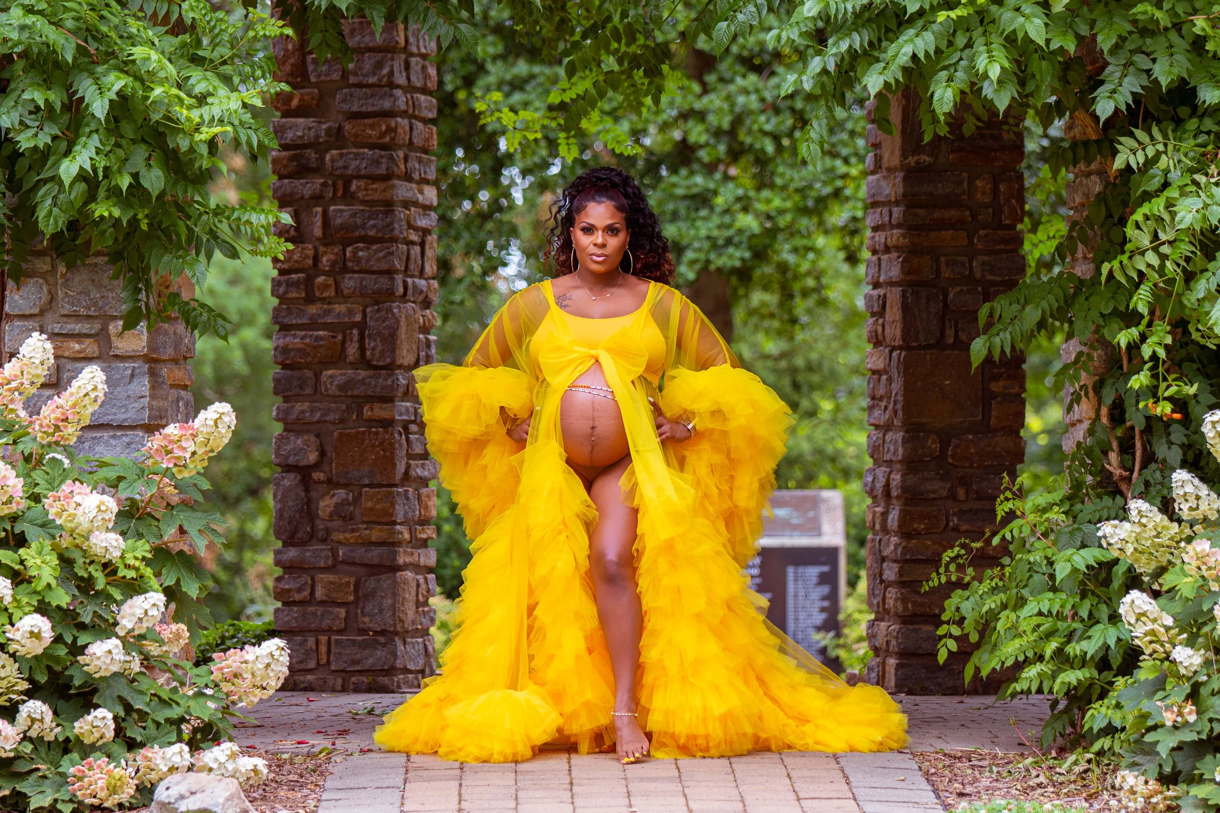 What to Wear to Your Maternity Photoshoot: A Complete Guide From a Cincinnati Maternity Photographer