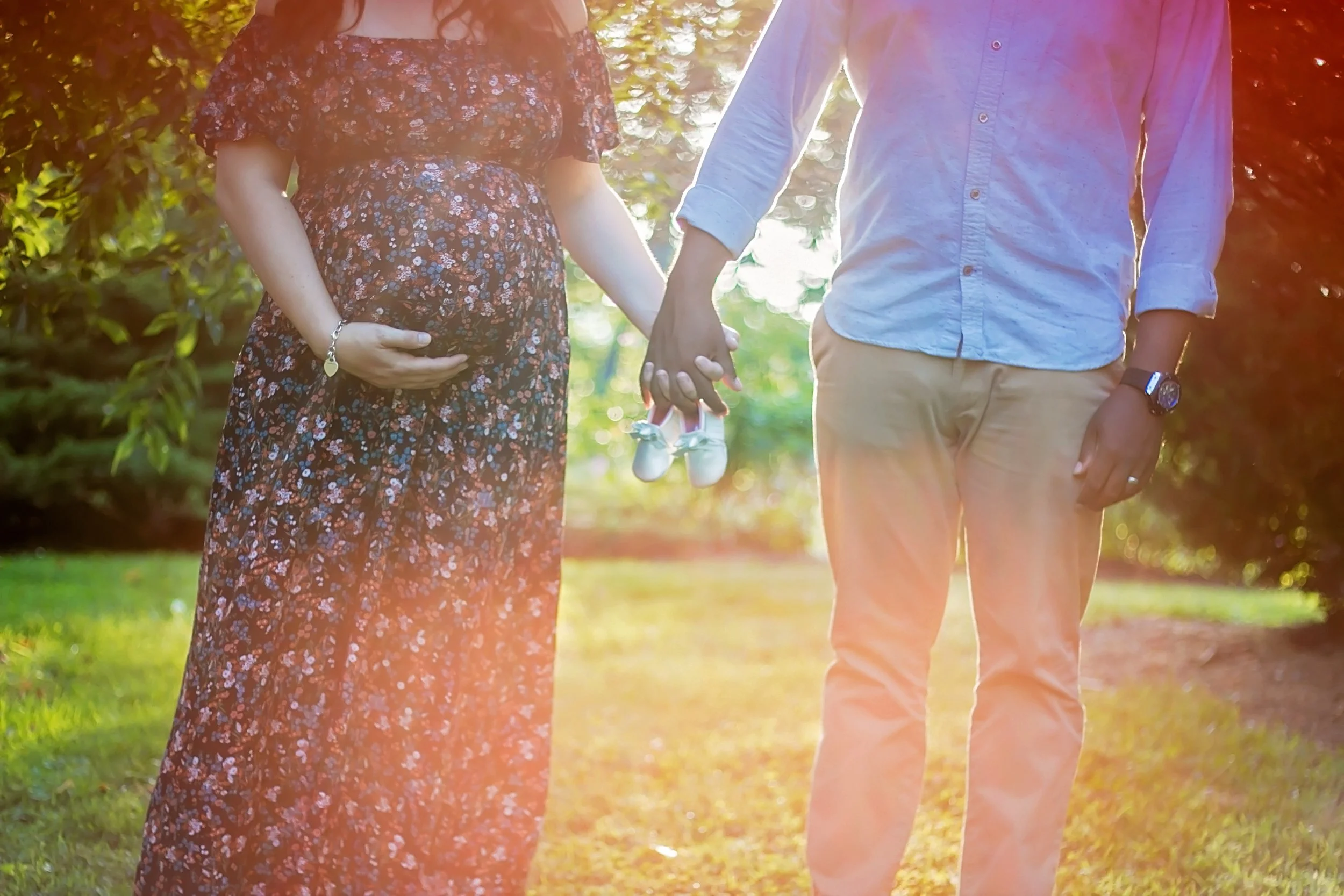 Cincinnati maternity photographer Say Yes to Jess studio portrait of pregnant woman