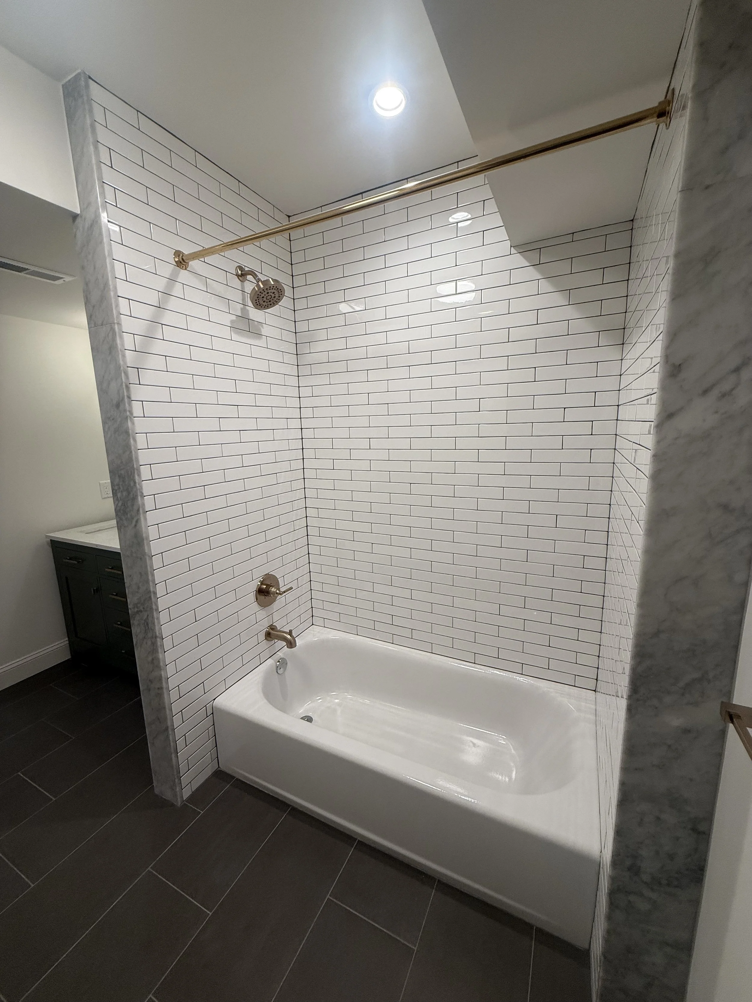 1335 Apt A_second_bathroom2 - Madison Alpern.jpg