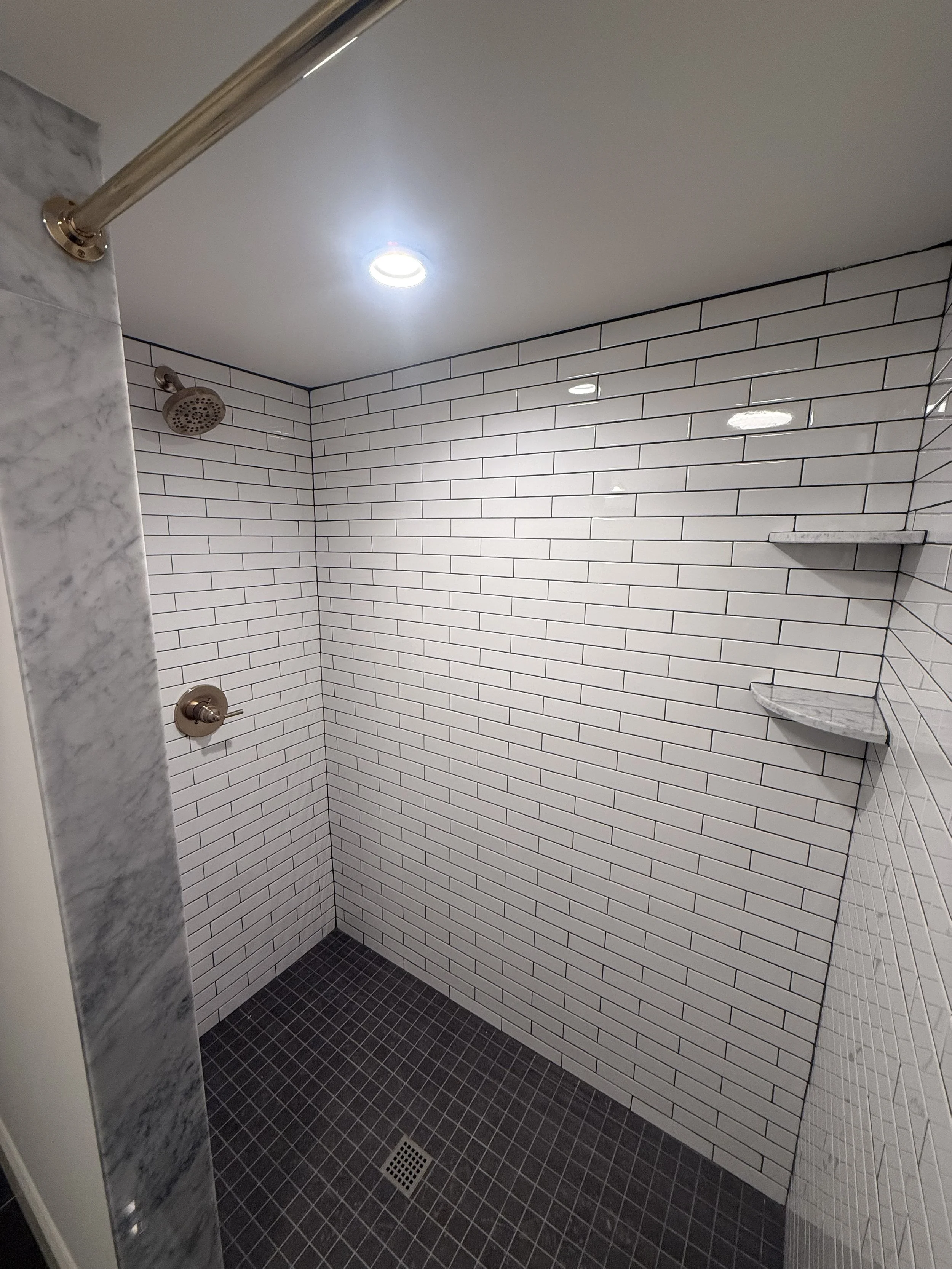 1335 Apt A_bathroom3 - Madison Alpern.jpg