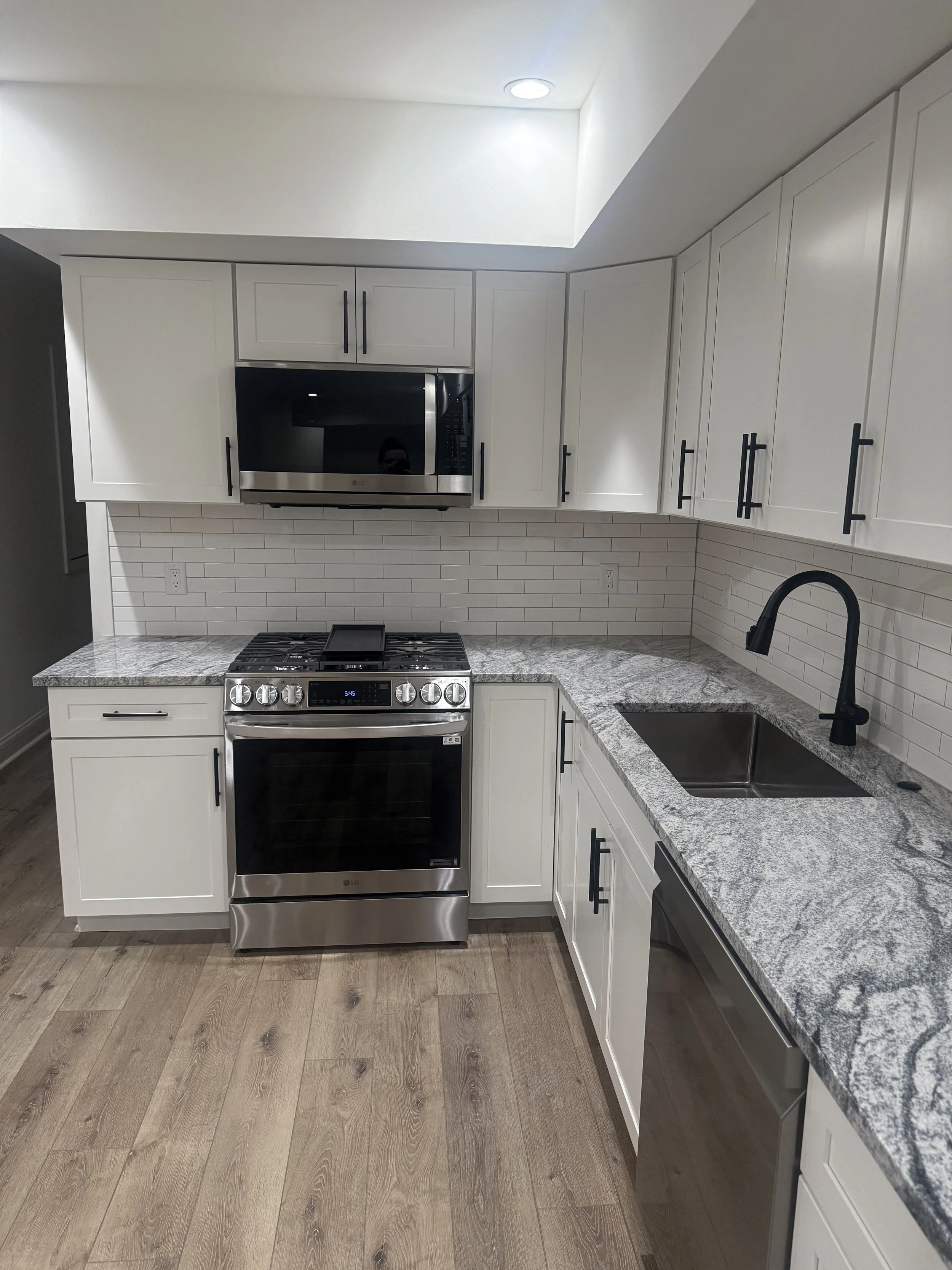 1335 Apt A_kitchen2 - Madison Alpern.jpg