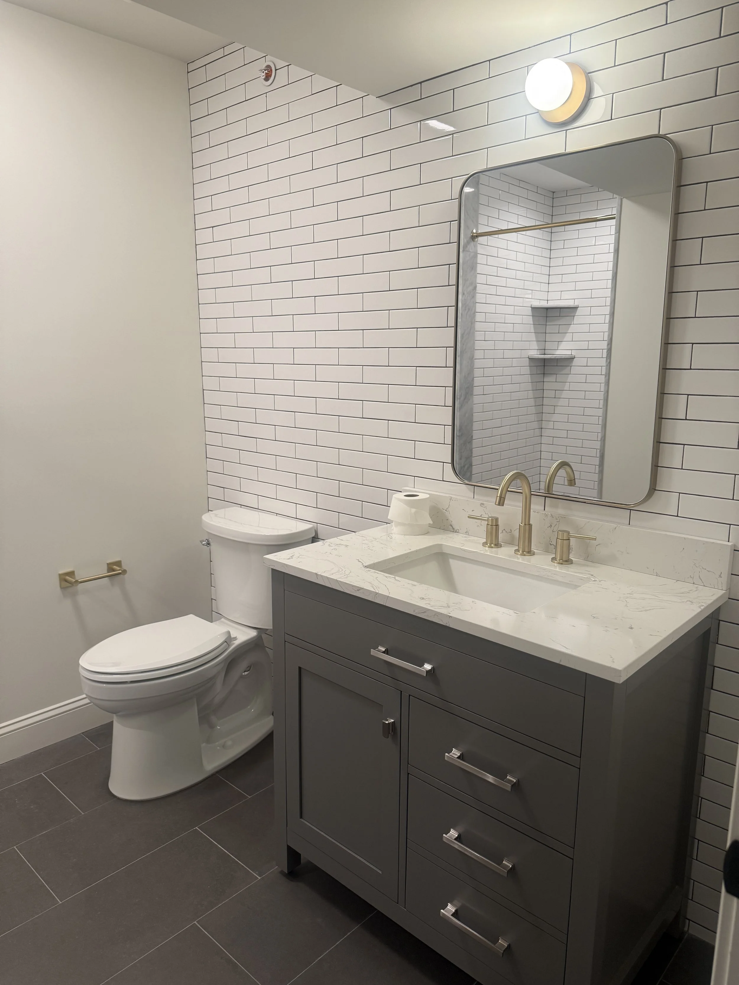 1335 Apt B_primary_bathroom1 - Madison Alpern.jpg