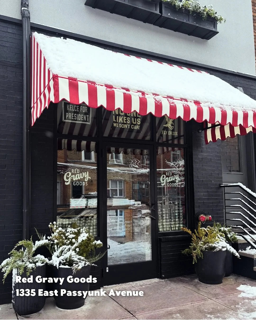 Snow can&rsquo;t stop us! ☃️❄️🧣 Take a wintery stroll on the Ave &amp; check out our amazing businesses. 💜

ft:
❄️ @redgravygoods
❄️ @tildiestoybox
❄️ @humanrobotsud @humanrobotbeer
❄️ @pope1501
❄️ @anovelideaphilly
❄️ @perlaphilly
❄️ @milkjawn
❄️ 