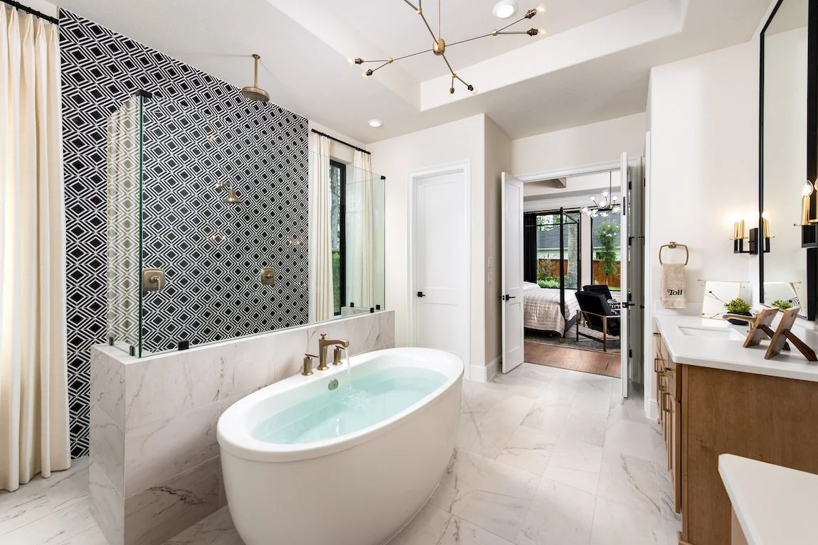 Woodsons-Reserve-Executive_Valen-Modern-Farmhouse_Primary-Bath_02.jpg