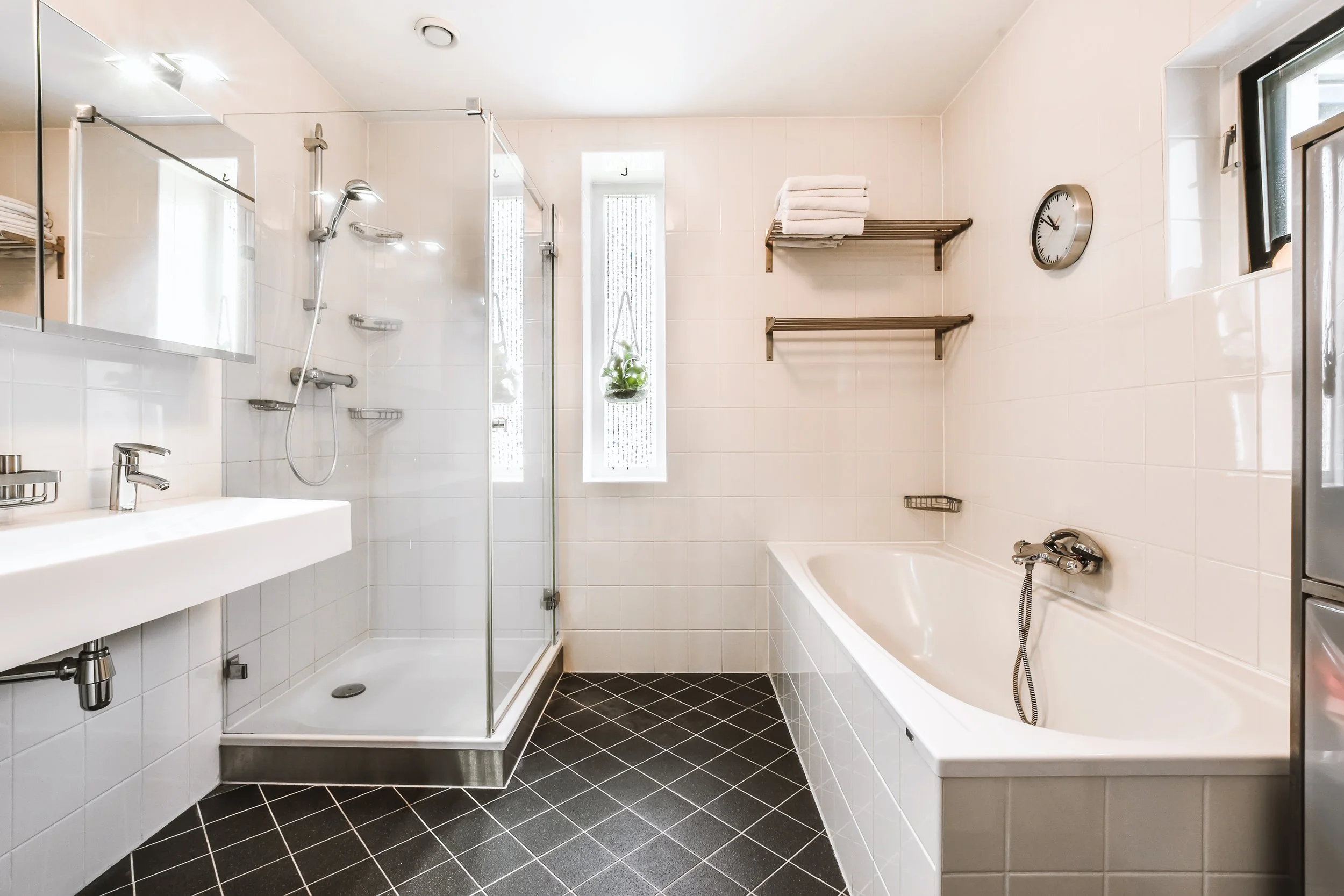 beautiful-bathroom-interior-2025-02-10-04-12-54-utc.jpg