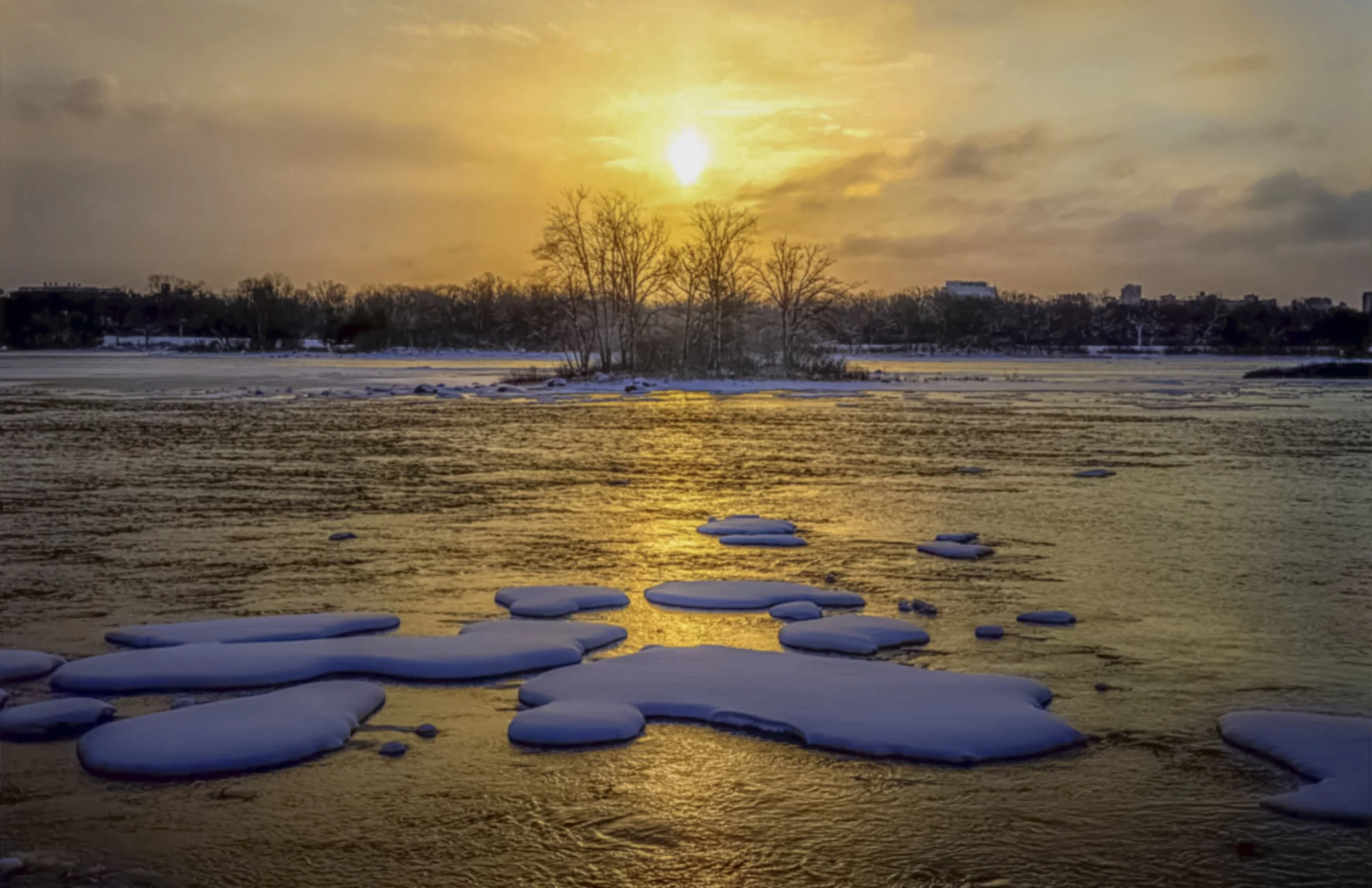 Sunrise_Over_Ottawa_River_B0002240_6_x_4_framed copy.jpg
