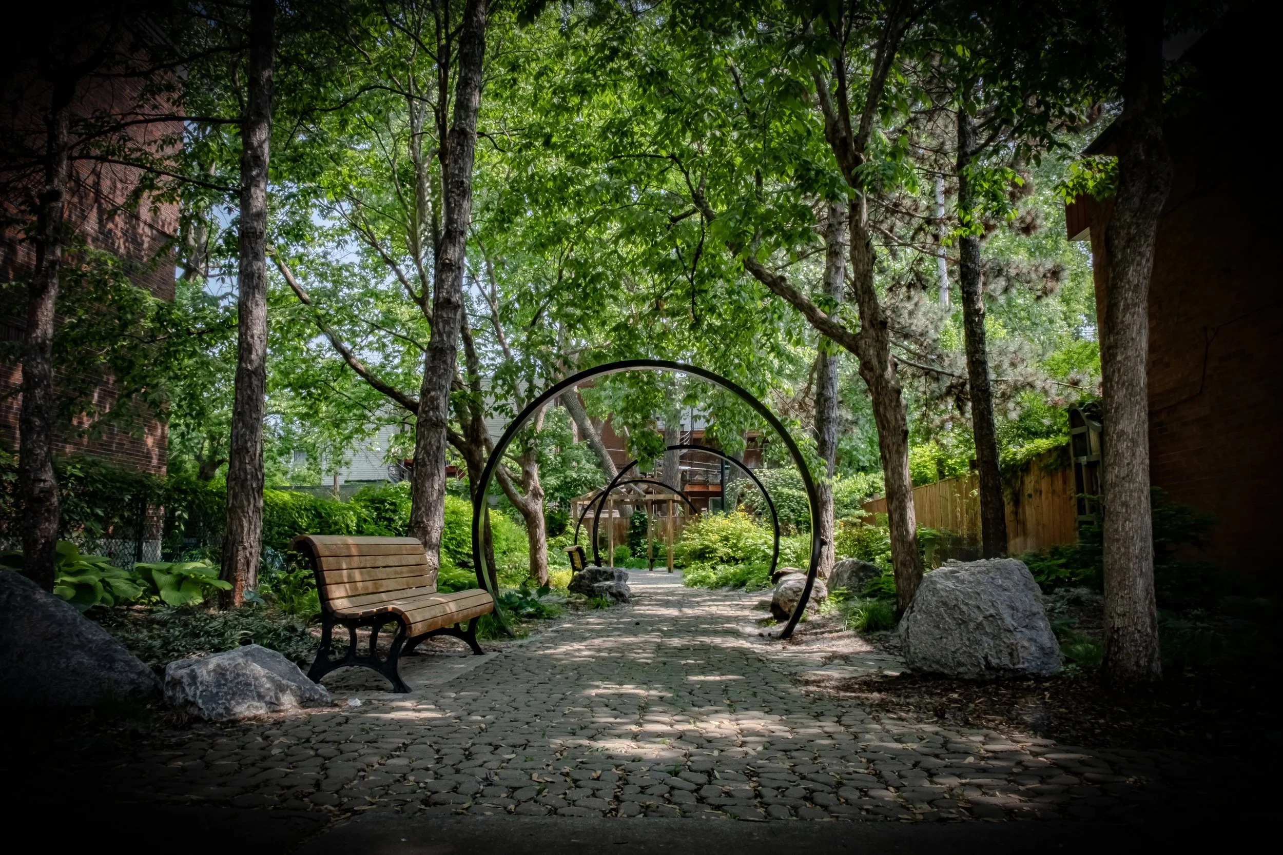 Parc_rue_Alexandre_de_Seve_Montreal_Quebec_DSF1755 copie.jpg