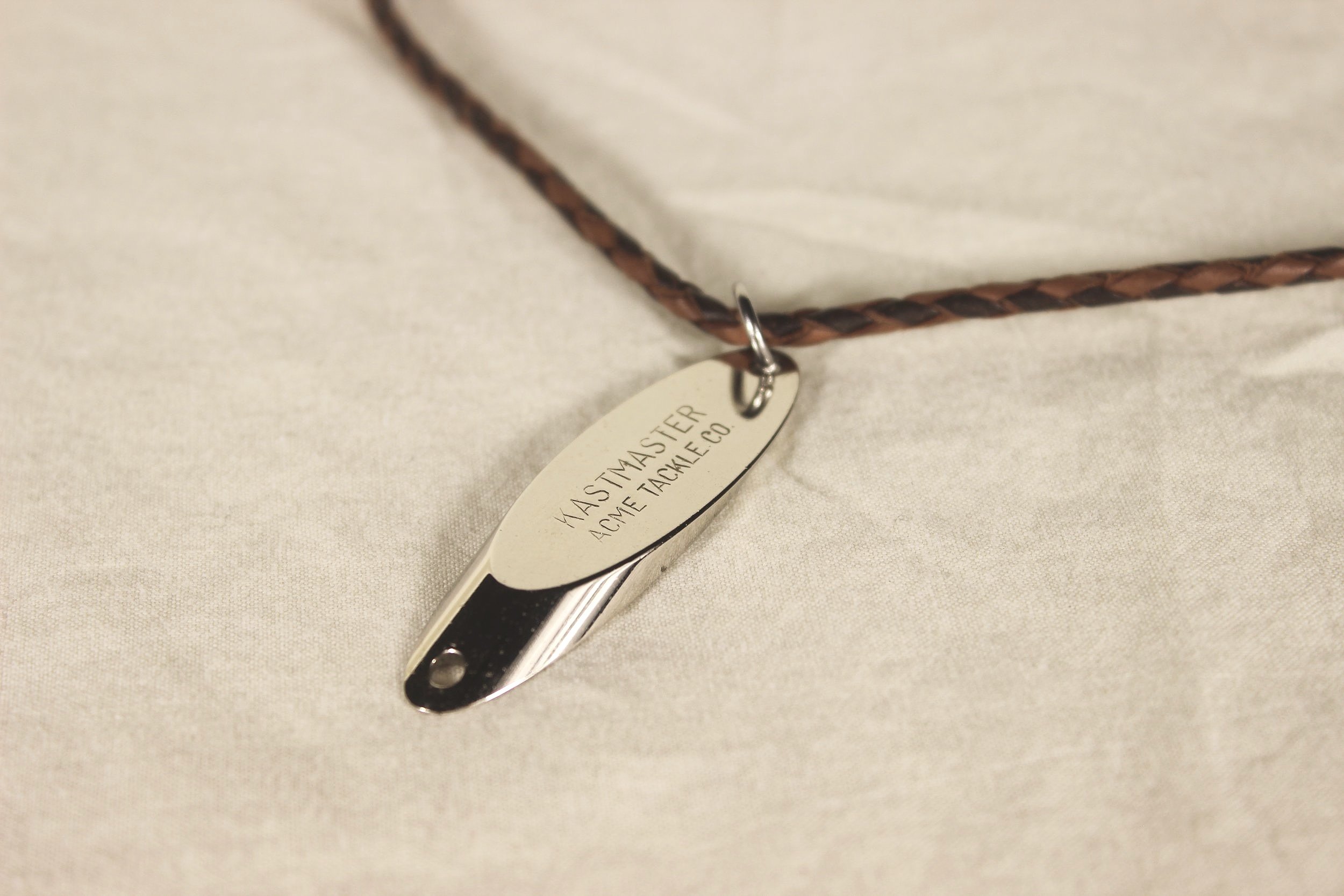 BROWN LEATHER LURE NECKLACE