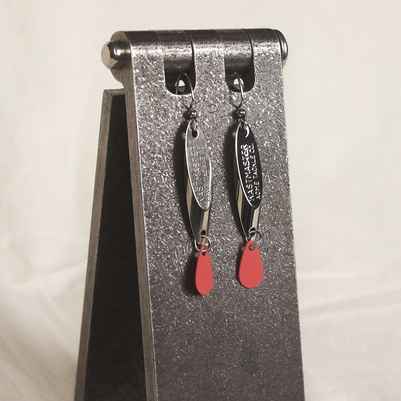 RED TAIL LURE EARRING