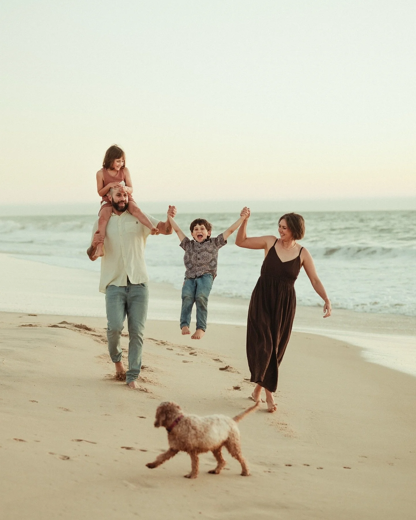 Big love for this beautiful fam🫶🏻
.
.
.
.
.
#familyphotos #beach #pineforest #bunburyphotographer #harveyphotographer #memories
