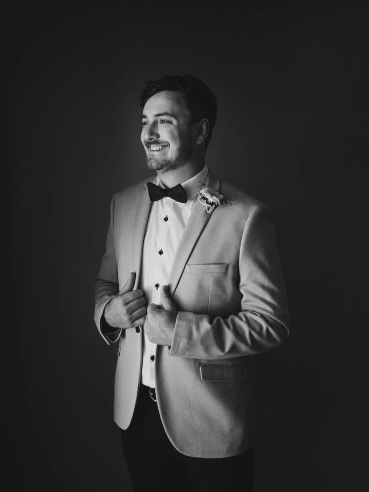 A B&amp;W moment with Keane 
.
.
.
.
.
.
#groom #groomphoto #married #bunburyphotographer