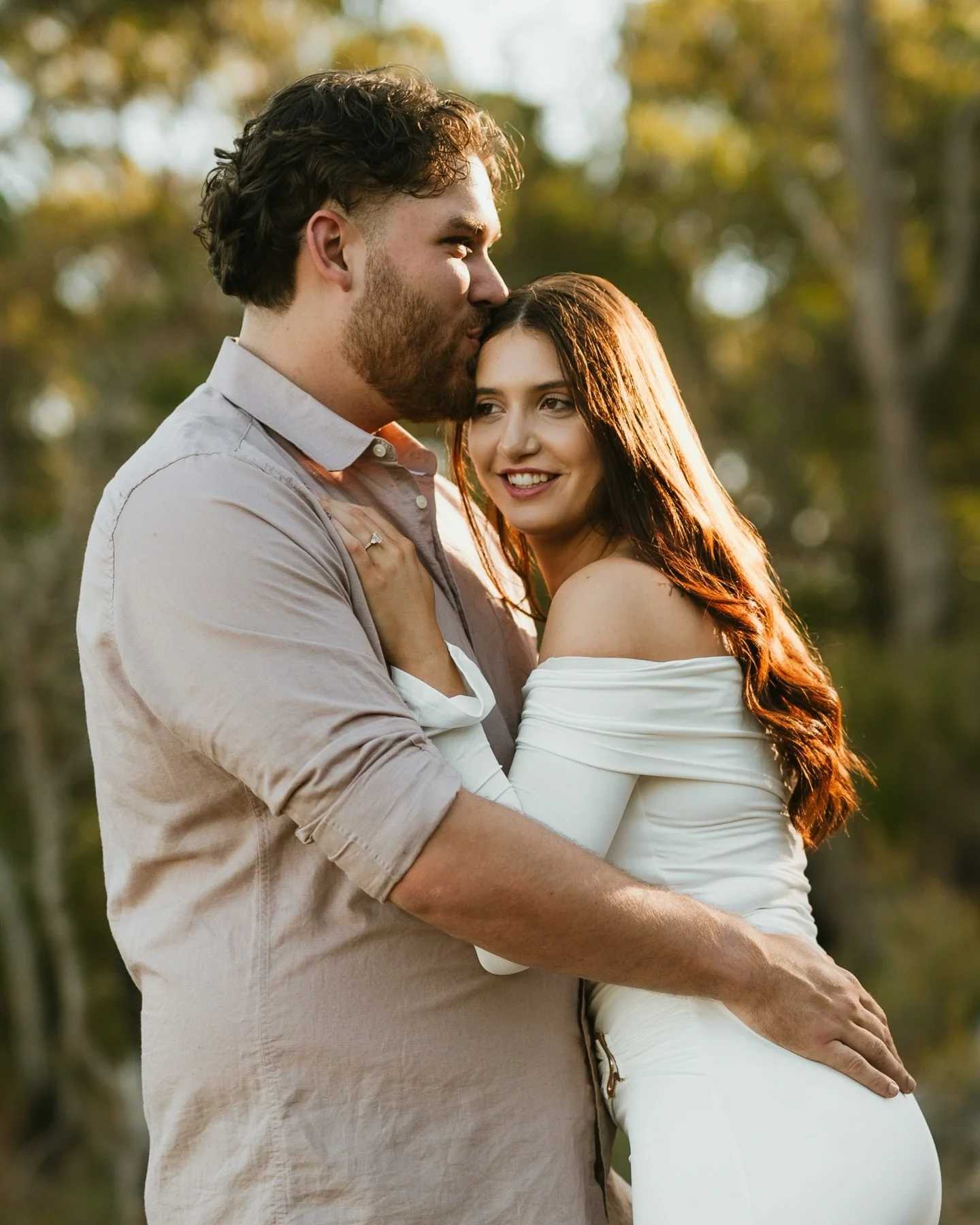 L o v e r s ❤️&zwj;🔥
These two are something special🕊️ 
.
.
.
.
.
.
#engaged #engagement #couplesgoals #coupleshoot #couple