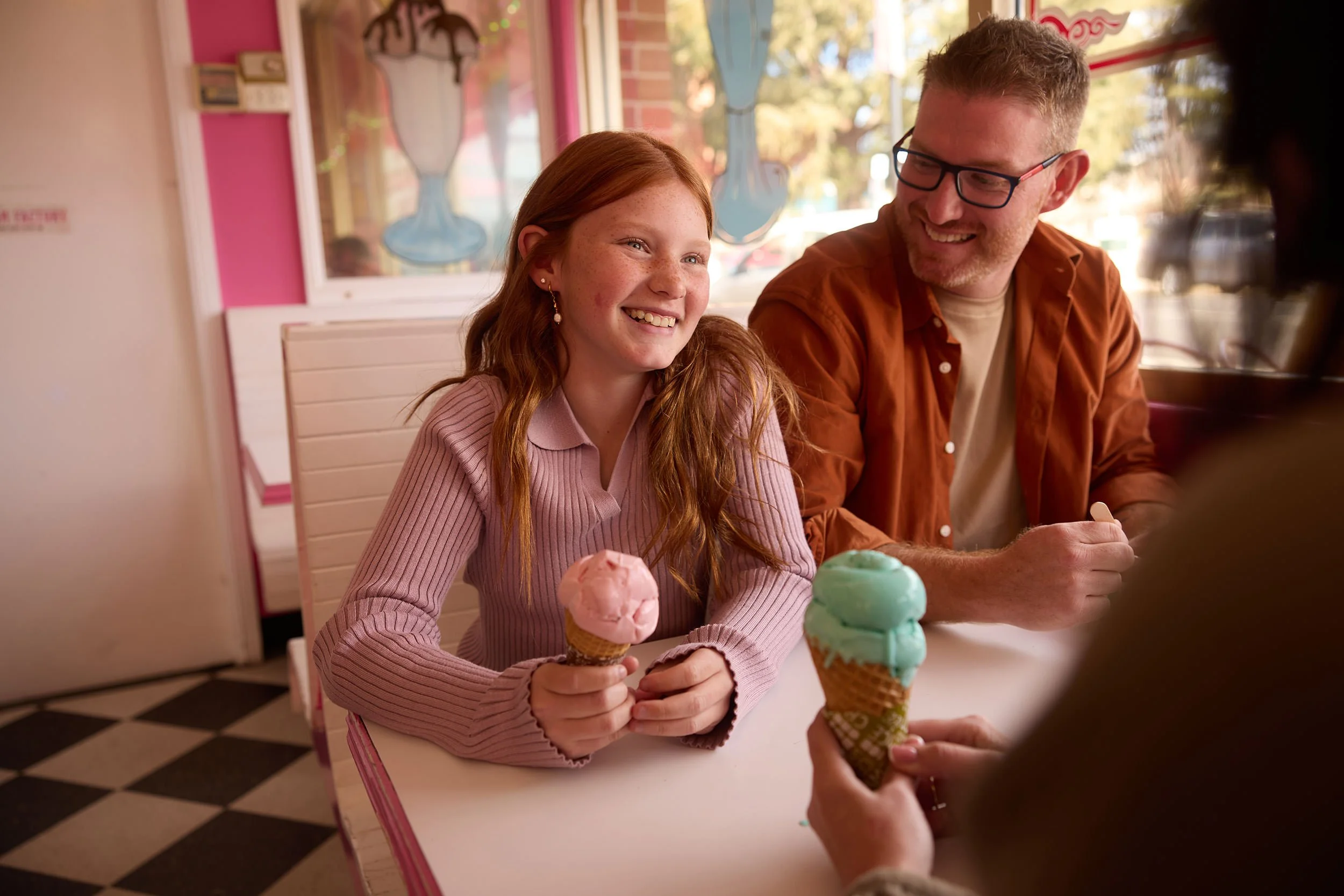 WillHartl_DestinationNSW_Tourism_MidWestern_20250719_Bathurst_Annie'sIceCream_5514.jpg