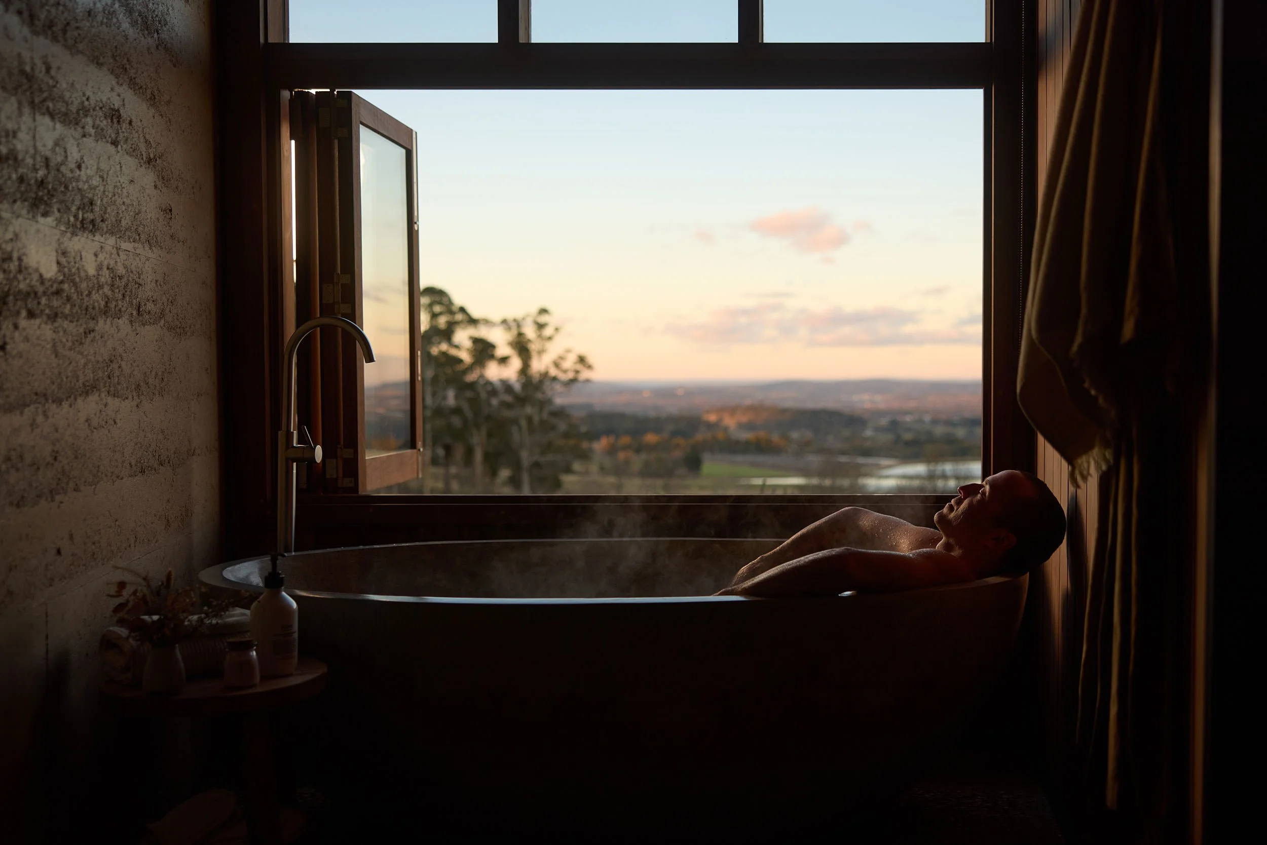 WillHartl_DestinationNSW_Tourism_MidWestern_20250721_Orange_BasaltLuxuryAccomodation_3422.jpg