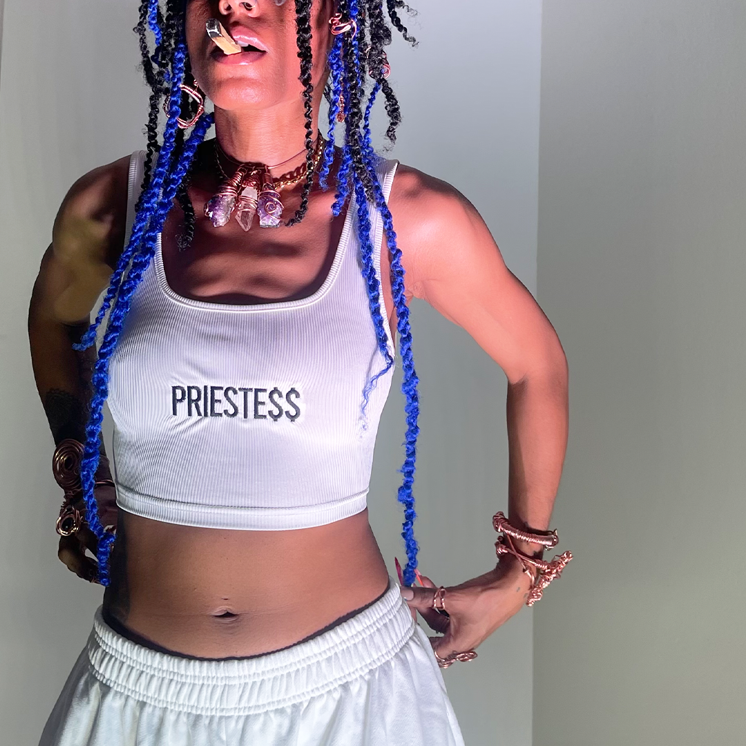 PRIESTESS 4.png