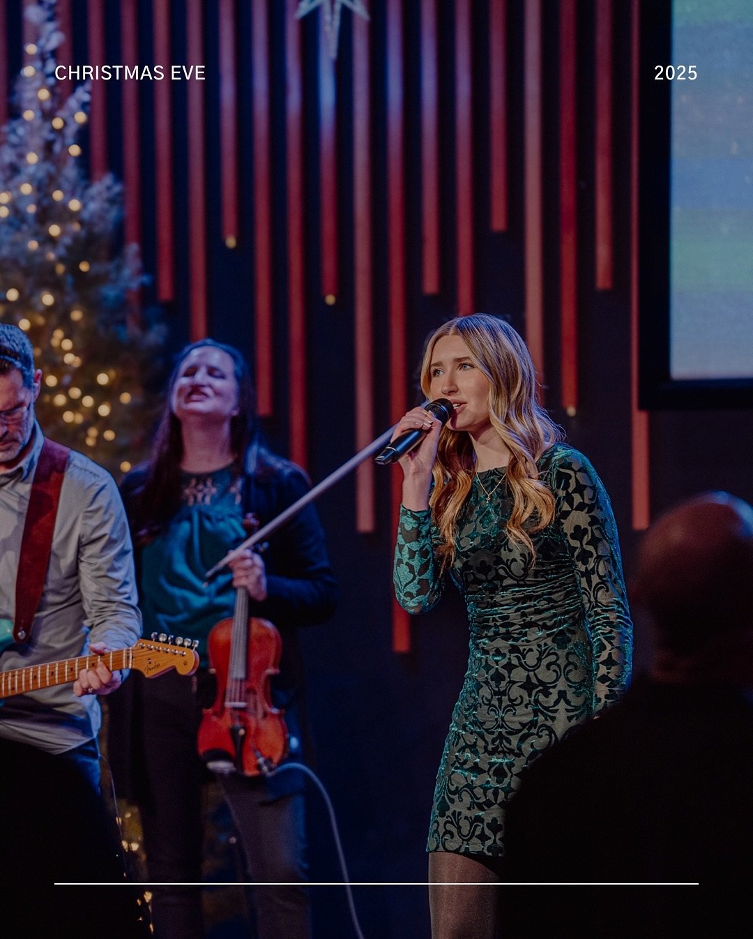 What a wonderful evening last night! Reflective and Joyful celebrated the birth of the Savior of the world. 

As you spend time with family this year join us today, 4pm and 6pm for two more candlelight services.